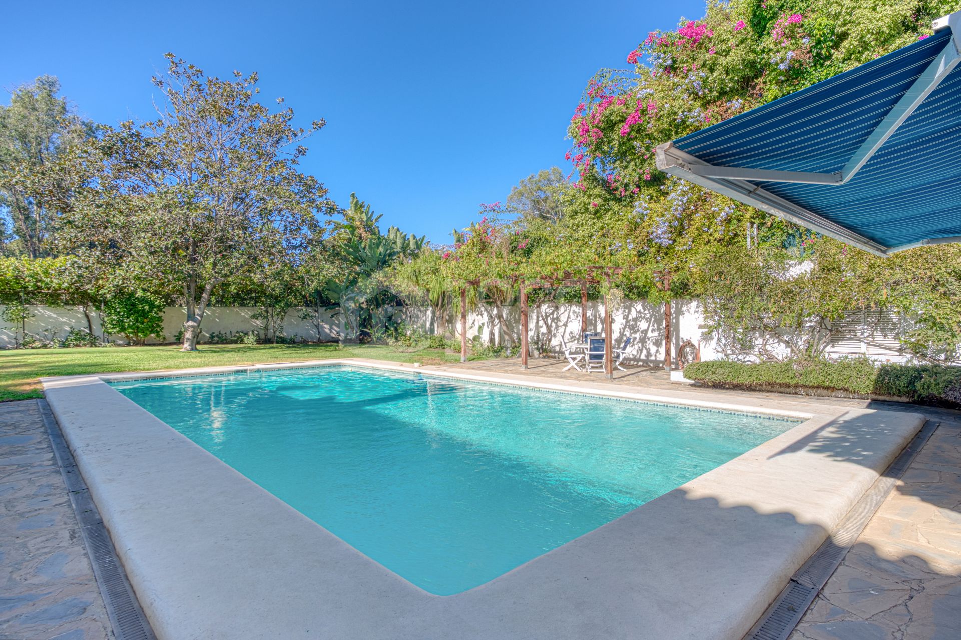 Elegant, southeast facing five bedroom Villa located on the New Golden Mile in Estepona, just steps from the beach