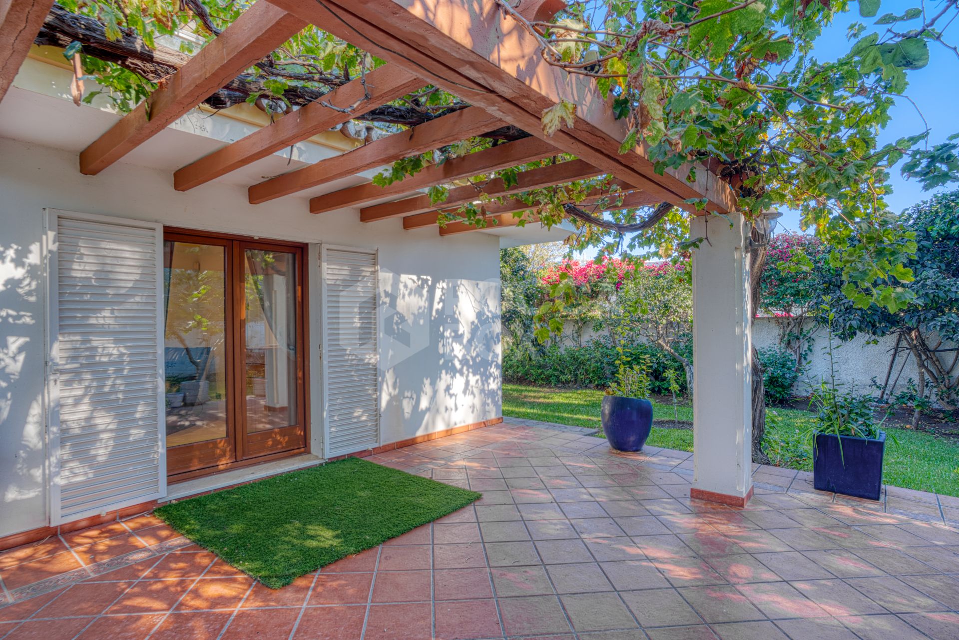 Elegant, southeast facing five bedroom Villa located on the New Golden Mile in Estepona, just steps from the beach