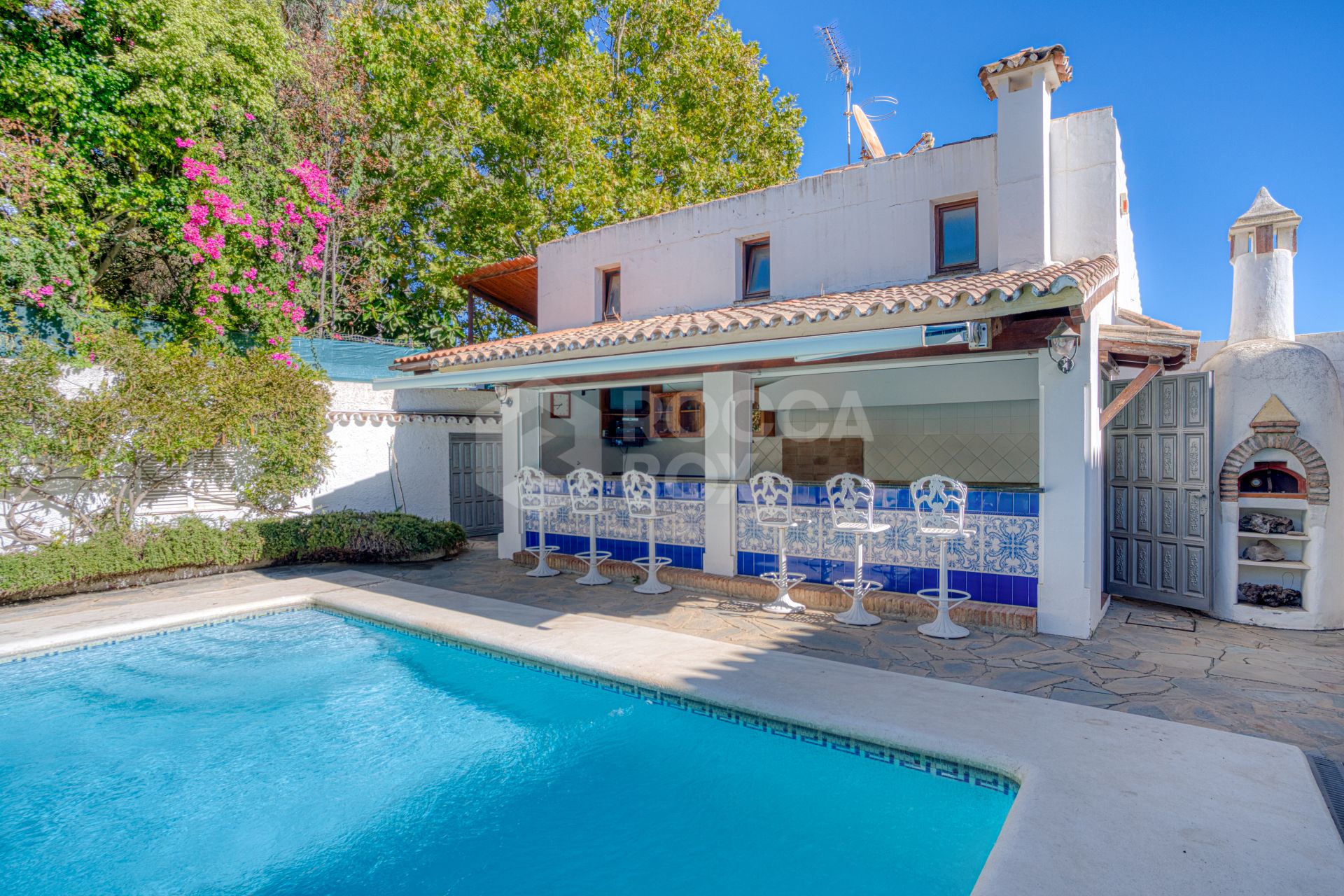 Elegant, southeast facing five bedroom Villa located on the New Golden Mile in Estepona, just steps from the beach