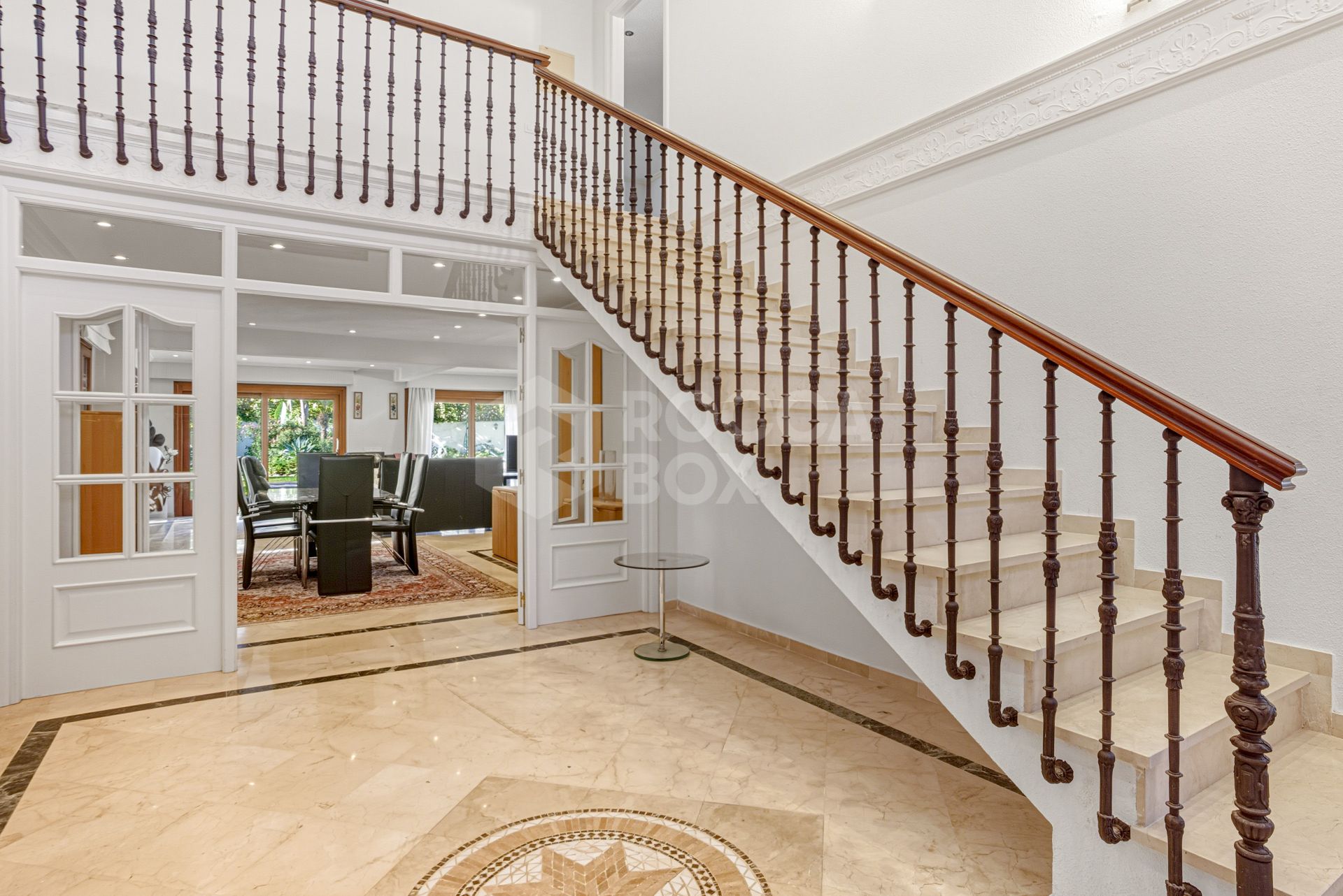 Elegant, southeast facing five bedroom Villa located on the New Golden Mile in Estepona, just steps from the beach