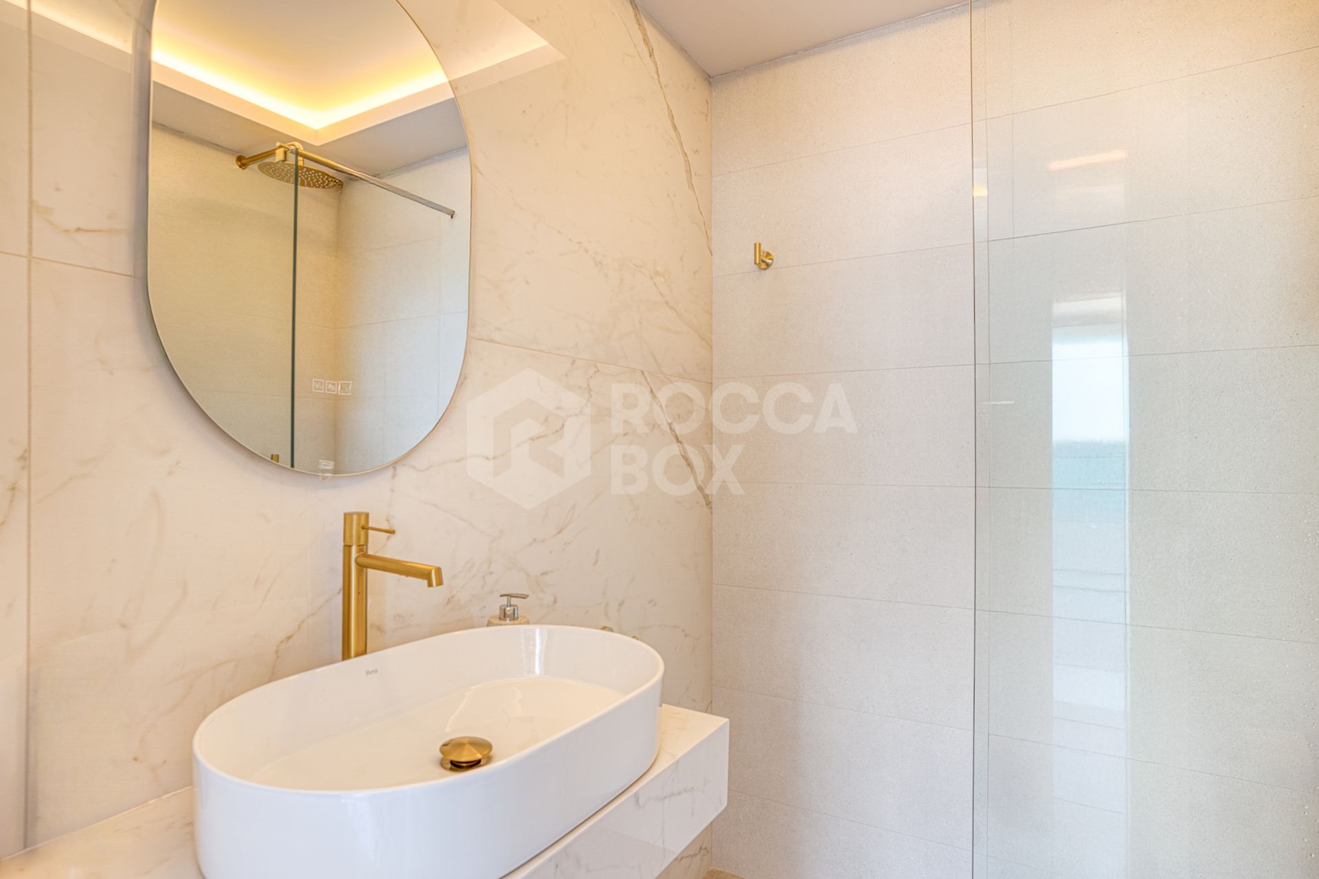 Fantastic east-facing duplex penthouse with solarium and stunning sunset views in La Cala Golf Resort, Mijas Costa