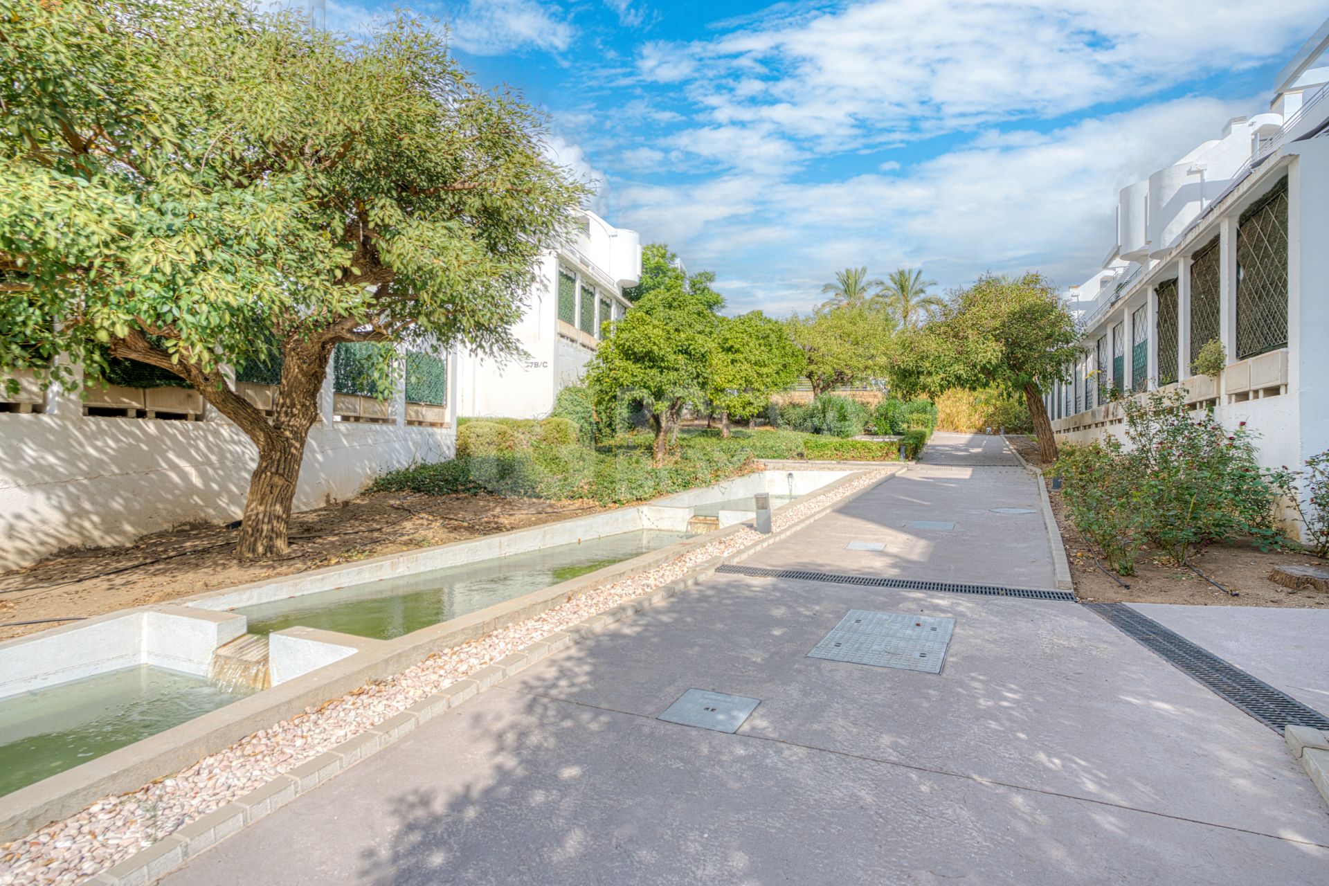 Fantastic east-facing duplex penthouse with solarium and stunning sunset views in La Cala Golf Resort, Mijas Costa