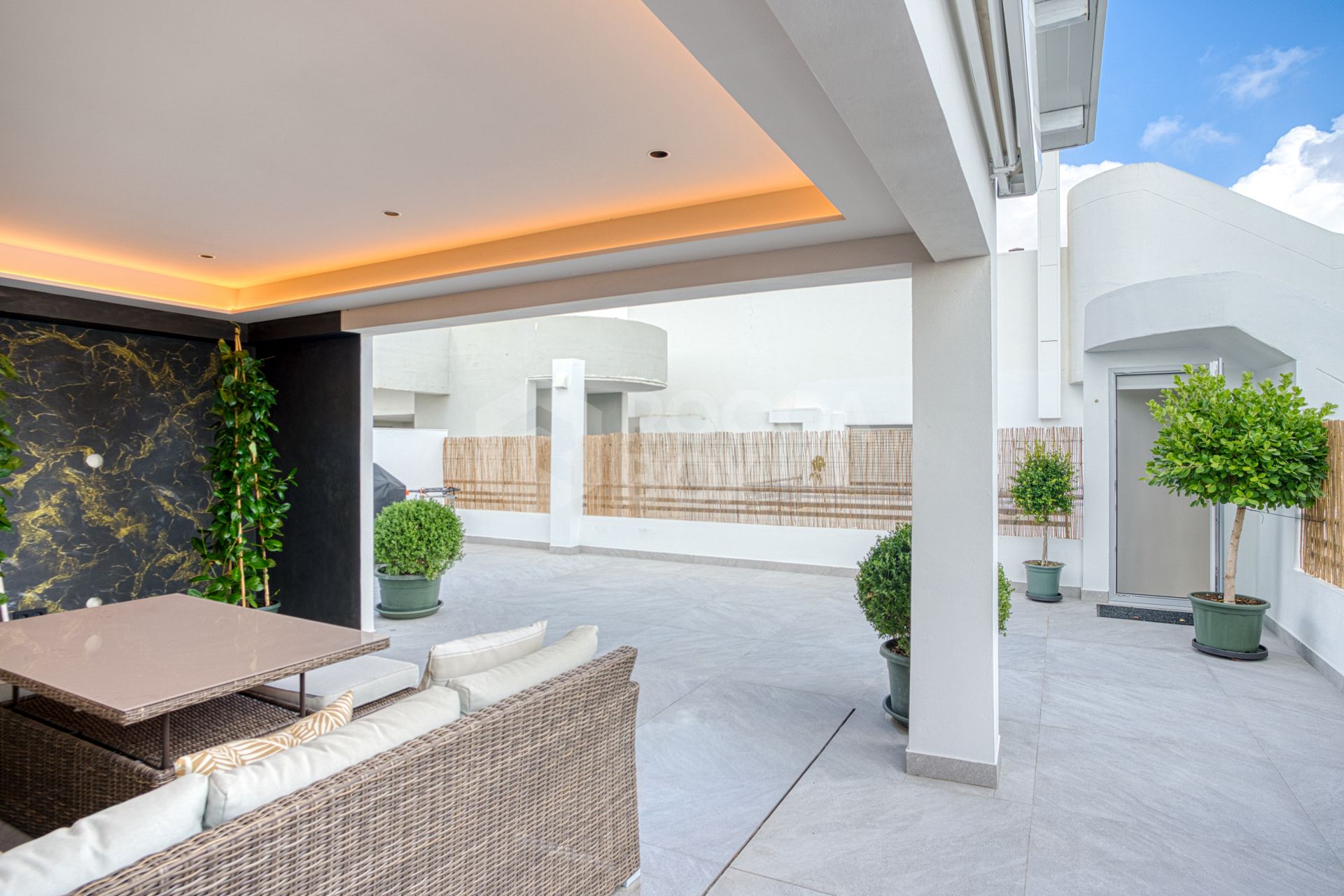 Fantastic east-facing duplex penthouse with solarium and stunning sunset views in La Cala Golf Resort, Mijas Costa