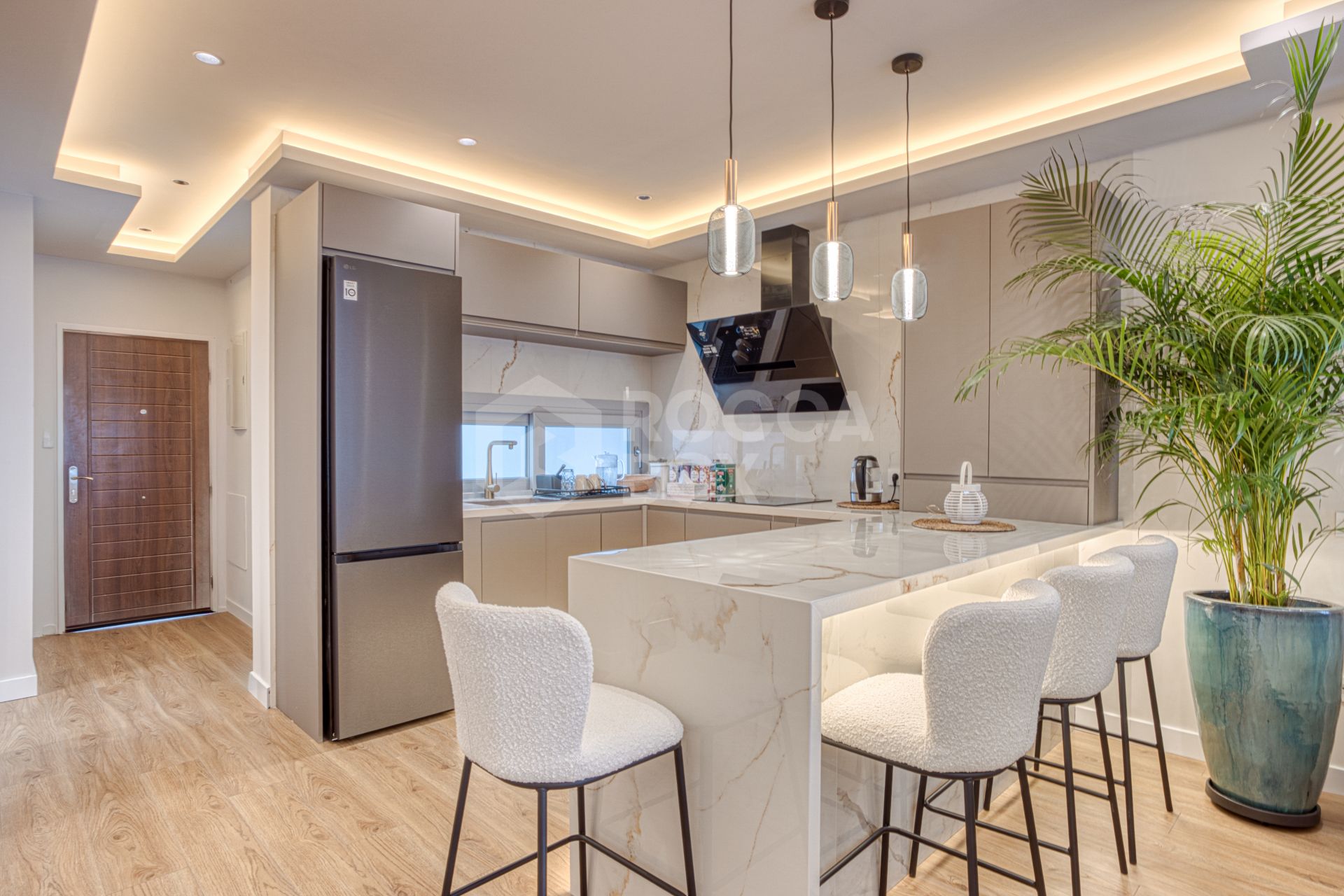 Fantastic east-facing duplex penthouse with solarium and stunning sunset views in La Cala Golf Resort, Mijas Costa