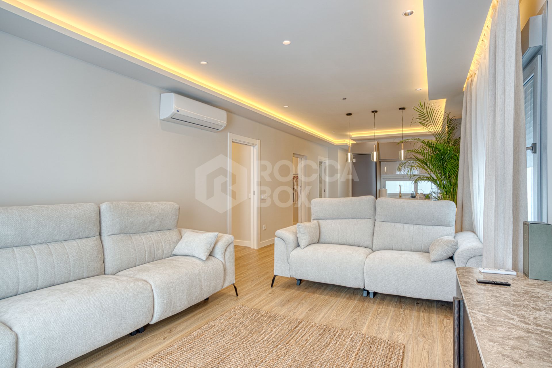 Fantastic east-facing duplex penthouse with solarium and stunning sunset views in La Cala Golf Resort, Mijas Costa