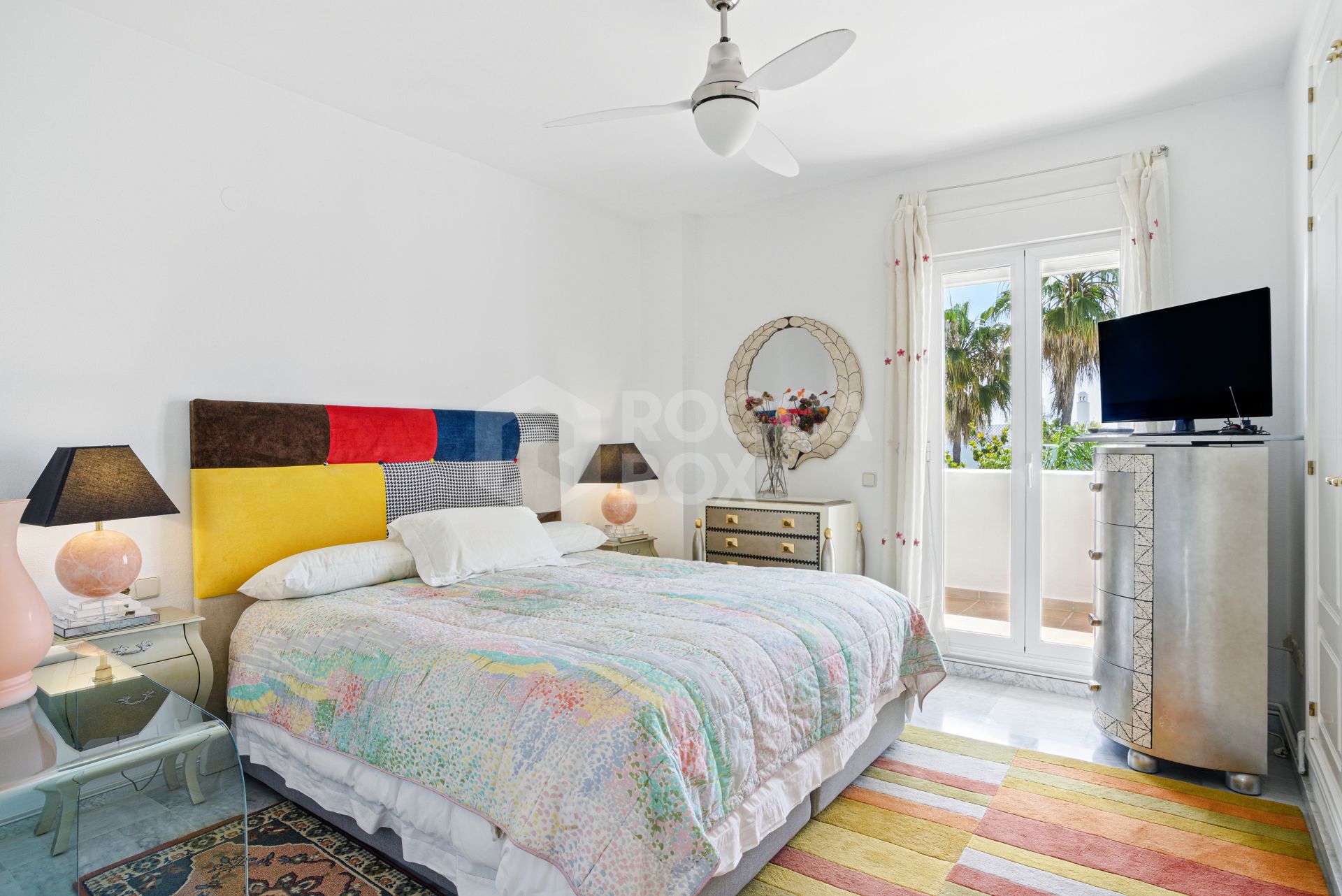 Impressive three bedroom, south facing duplex penthouse in the well-known and gated community Marbella Real