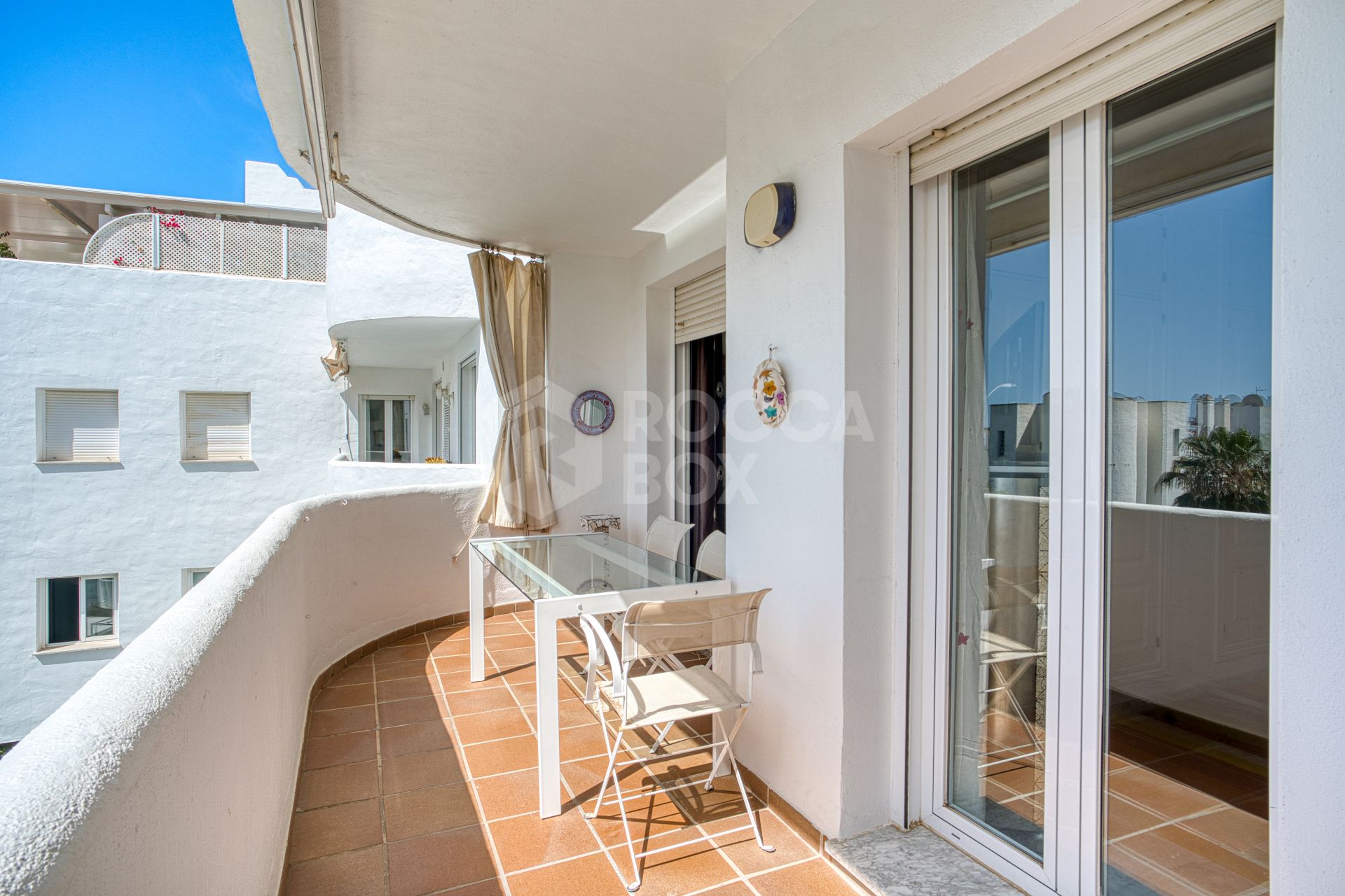 Impressive three bedroom, south facing duplex penthouse in the well-known and gated community Marbella Real