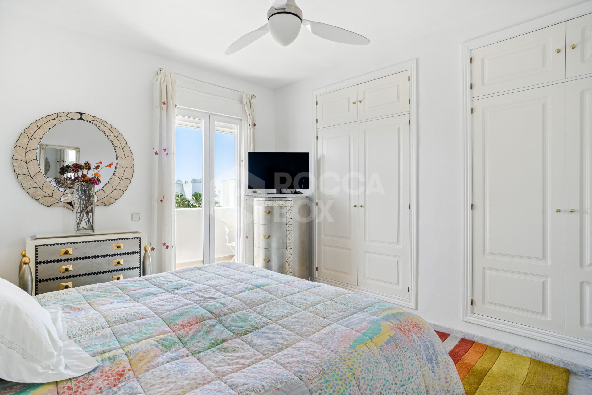 Impressive three bedroom, south facing duplex penthouse in the well-known and gated community Marbella Real