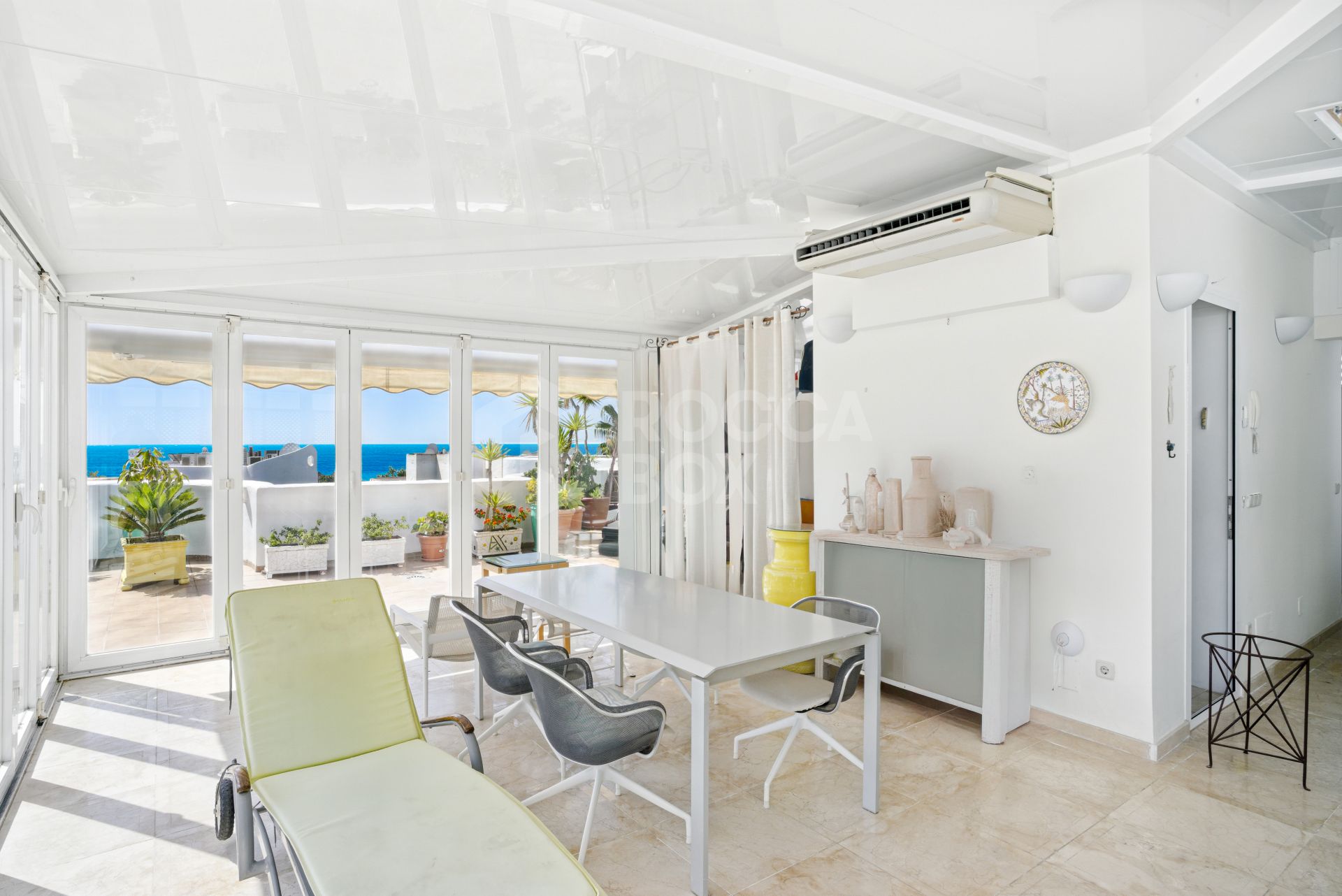 Impressive three bedroom, south facing duplex penthouse in the well-known and gated community Marbella Real