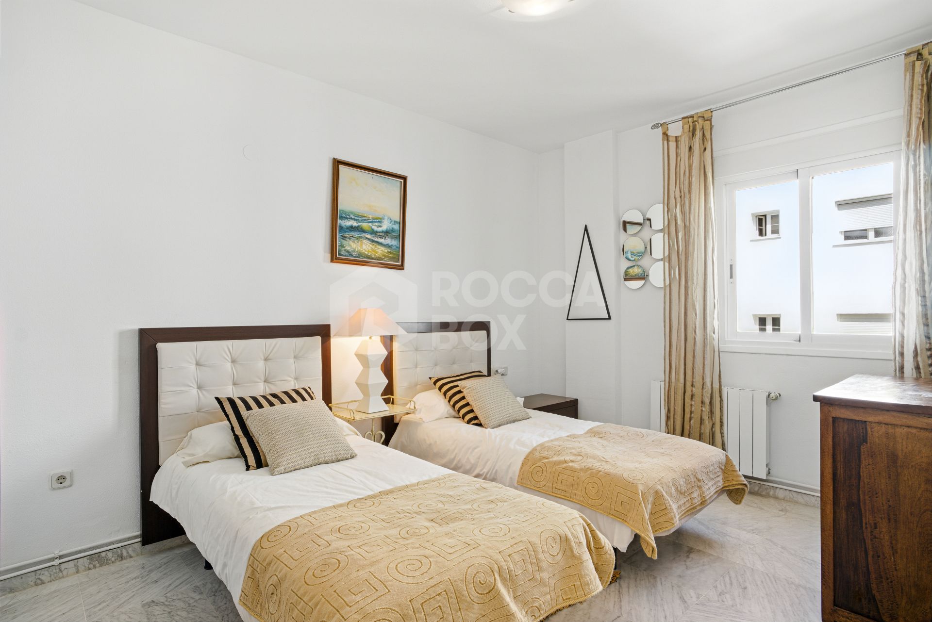 Impressive three bedroom, south facing duplex penthouse in the well-known and gated community Marbella Real
