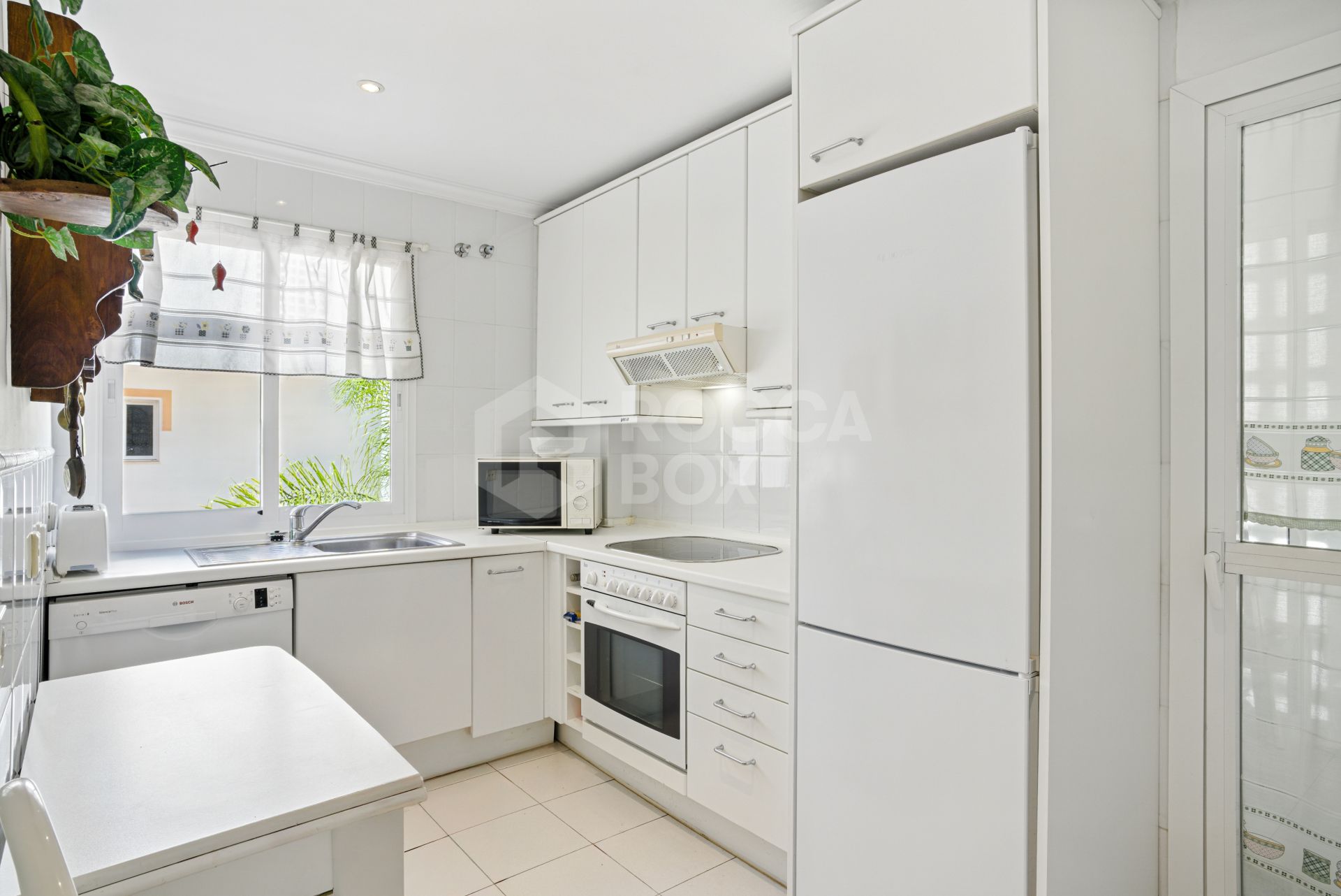 Exclusive Beachfront Two-Bedroom South-Facing Apartment with Sea Views in La Herradura, Marbella