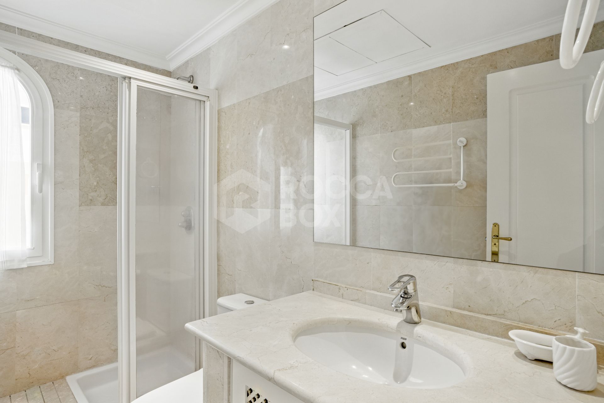 Exclusive Beachfront Two-Bedroom South-Facing Apartment with Sea Views in La Herradura, Marbella