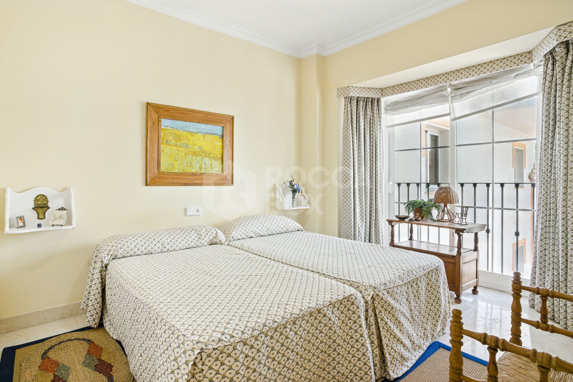 Exclusive Beachfront Two-Bedroom South-Facing Apartment with Sea Views in La Herradura, Marbella