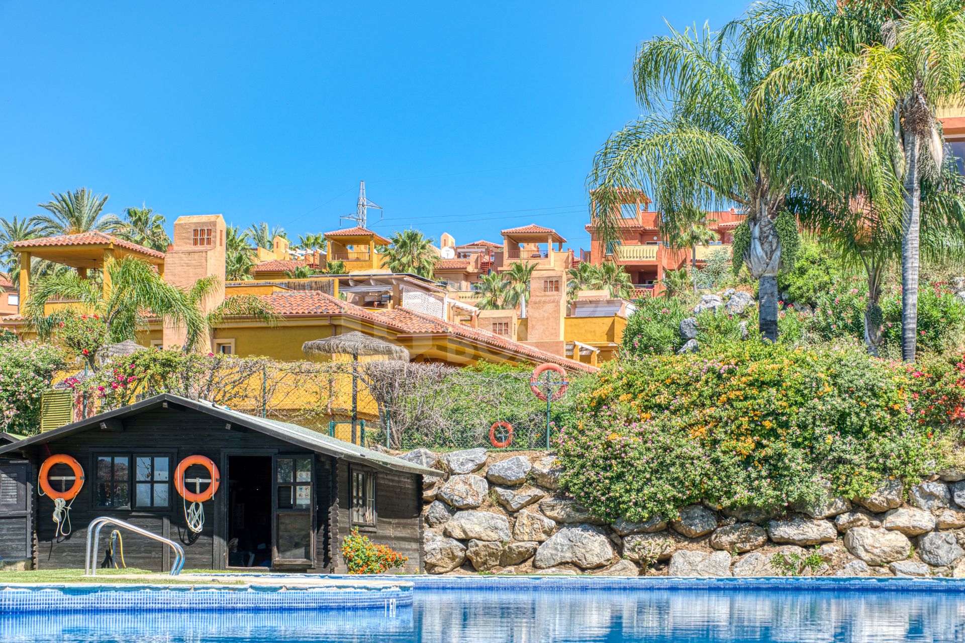 Lovely two bedroom, south west facing apartment in La Reserva de Marbella; with sea views