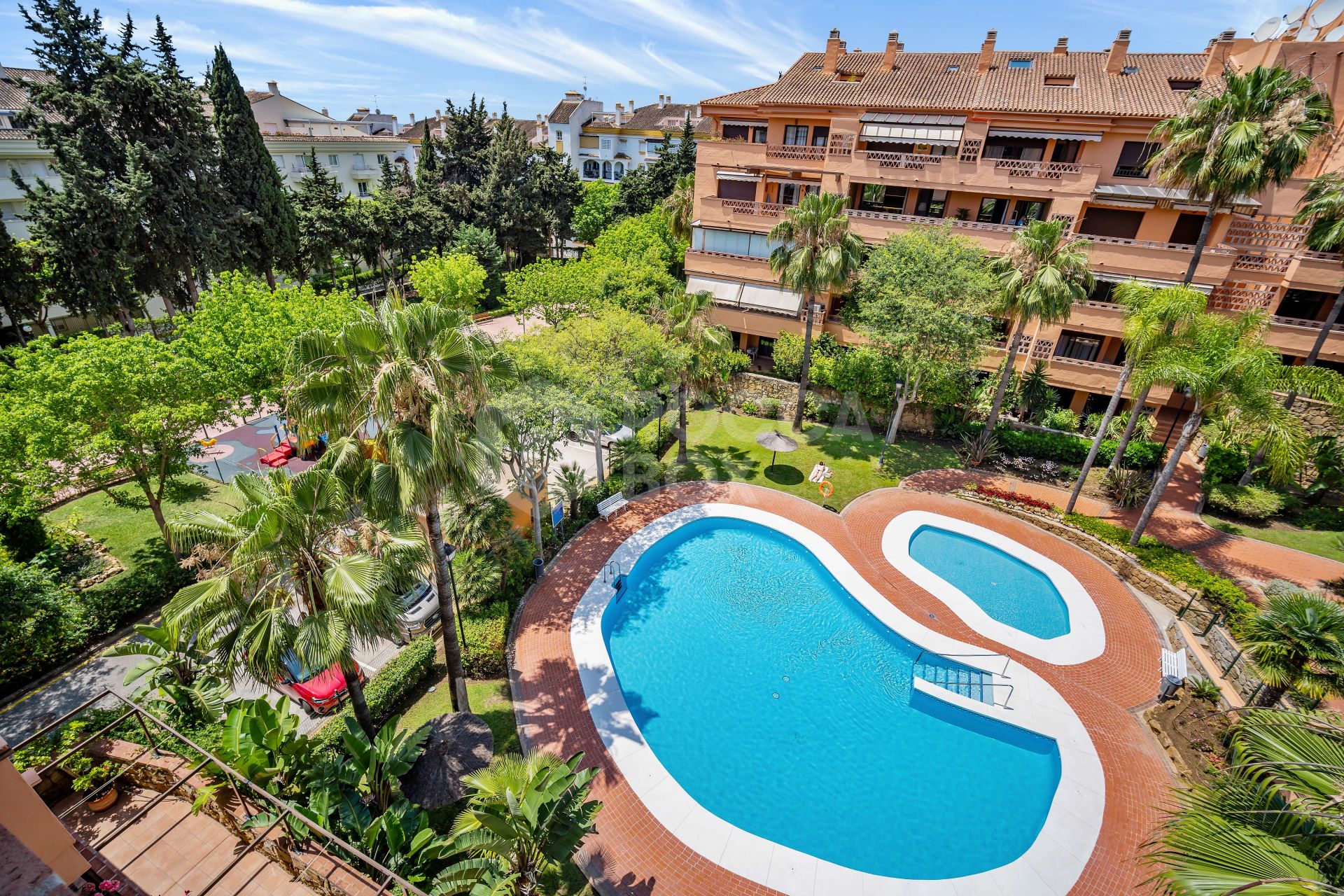 Lovely three bedroom apartment located in the heart of the Golden Mile of Marbella, Costa Nagüeles III