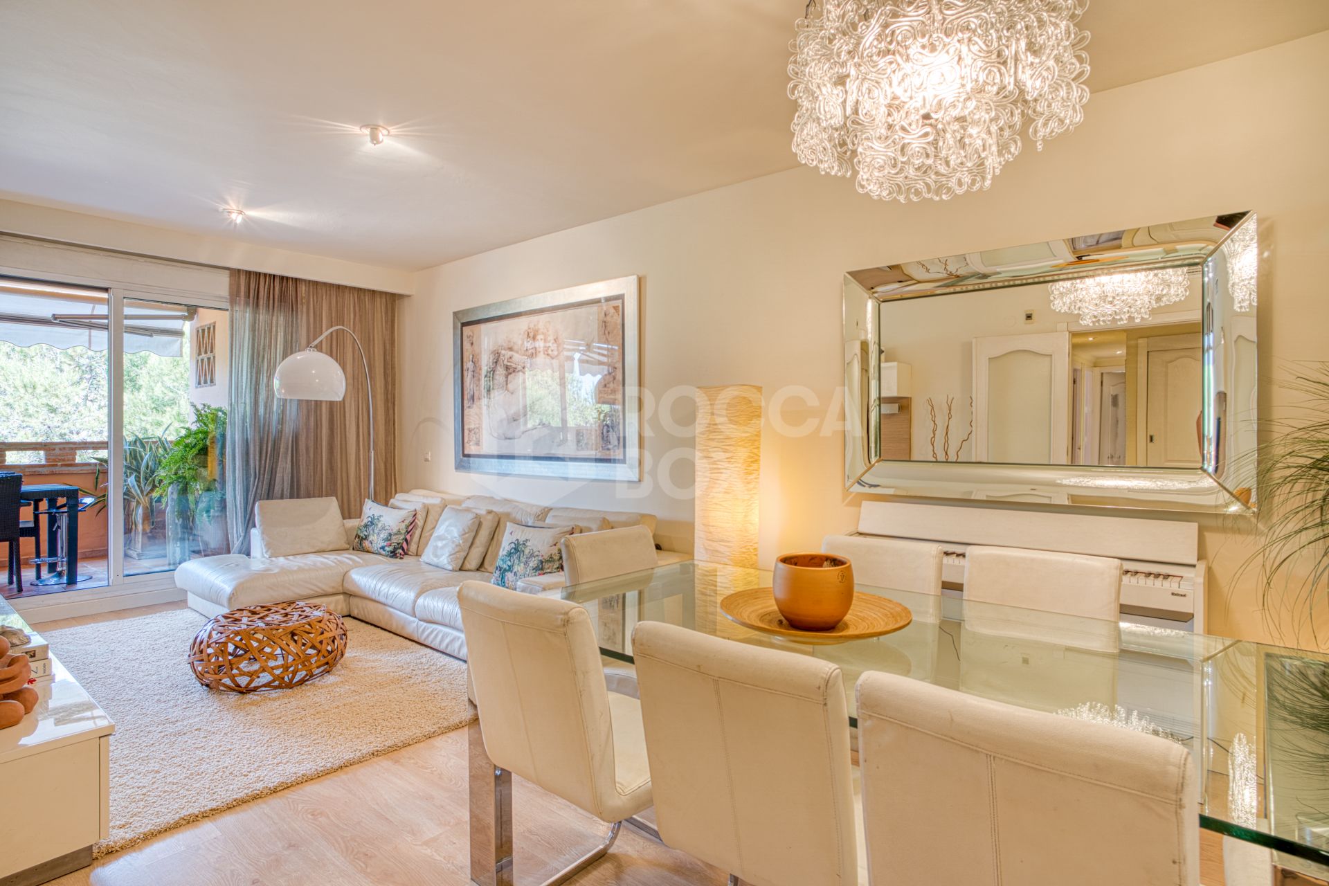 Lovely three bedroom apartment located in the heart of the Golden Mile of Marbella, Costa Nagüeles III