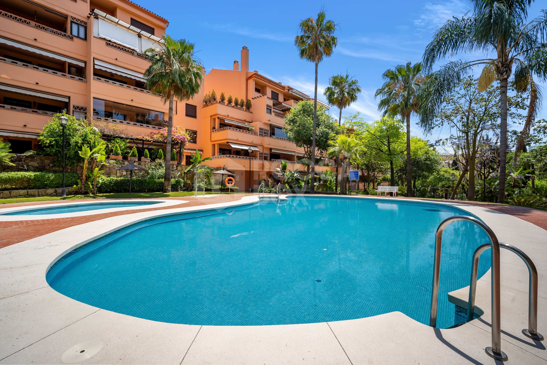 Lovely three bedroom apartment located in the heart of the Golden Mile of Marbella, Costa Nagüeles III