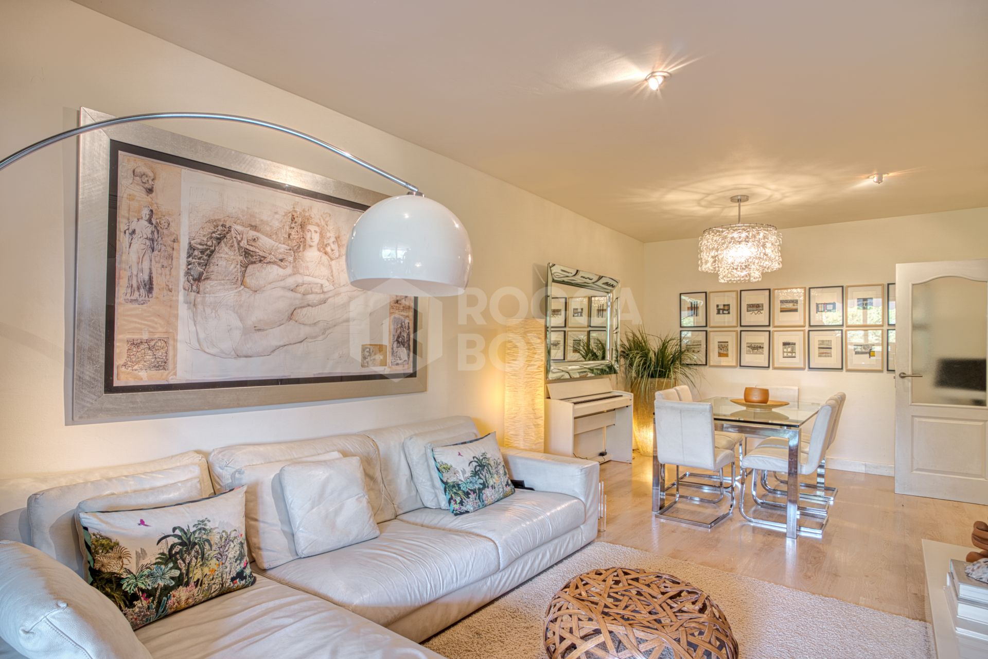 Lovely three bedroom apartment located in the heart of the Golden Mile of Marbella, Costa Nagüeles III