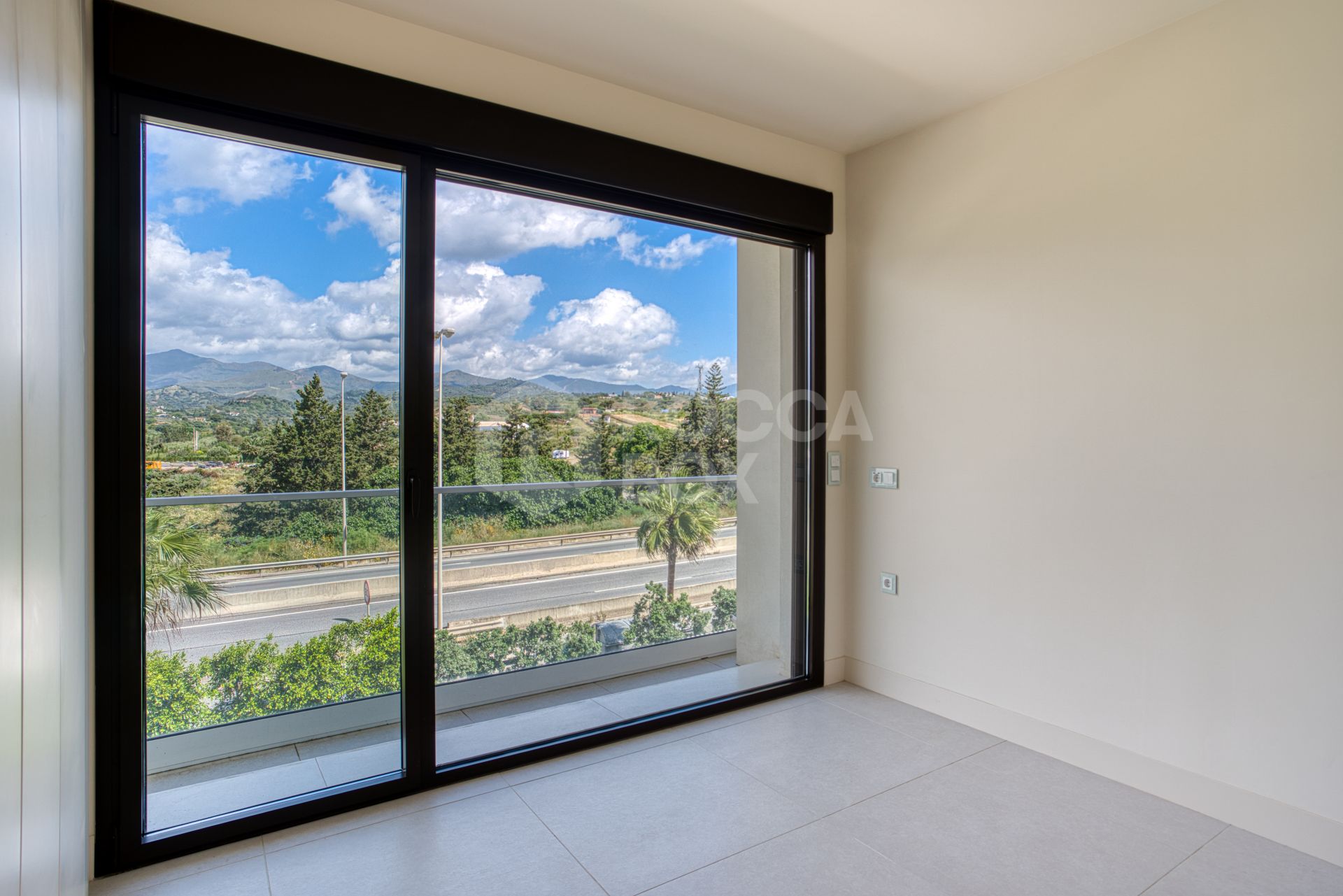 Luxurious south-facing four-bedroom duplex penthouse, frontline beach, located in a beachfront community on Marbella’s prestigious New Golden Mile with sea views.