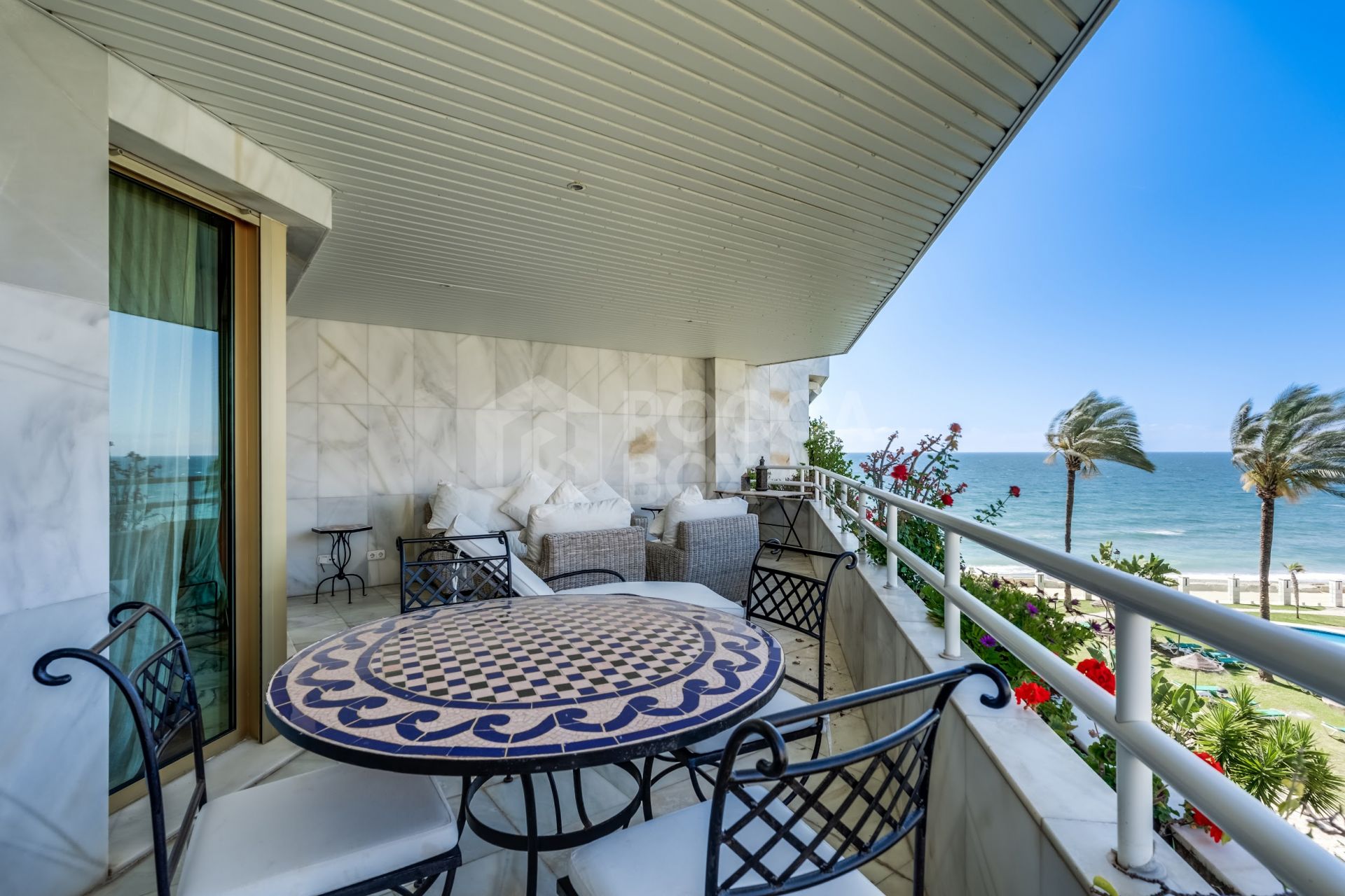 Impressive two bedroom, south west facing apartment in the beachfront community Playa Esmeralda