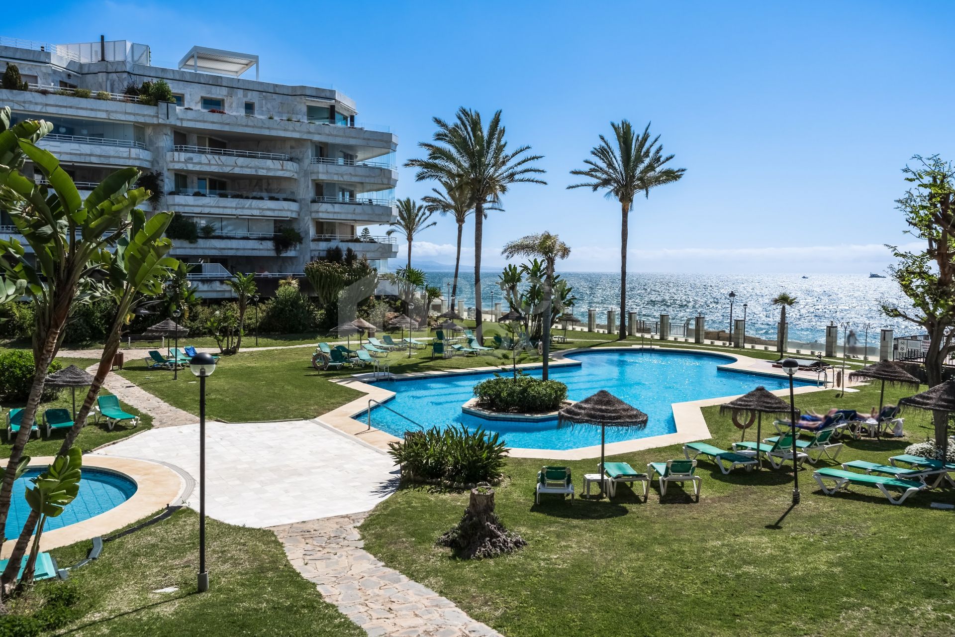 Impressive two bedroom, south west facing apartment in the beachfront community Playa Esmeralda