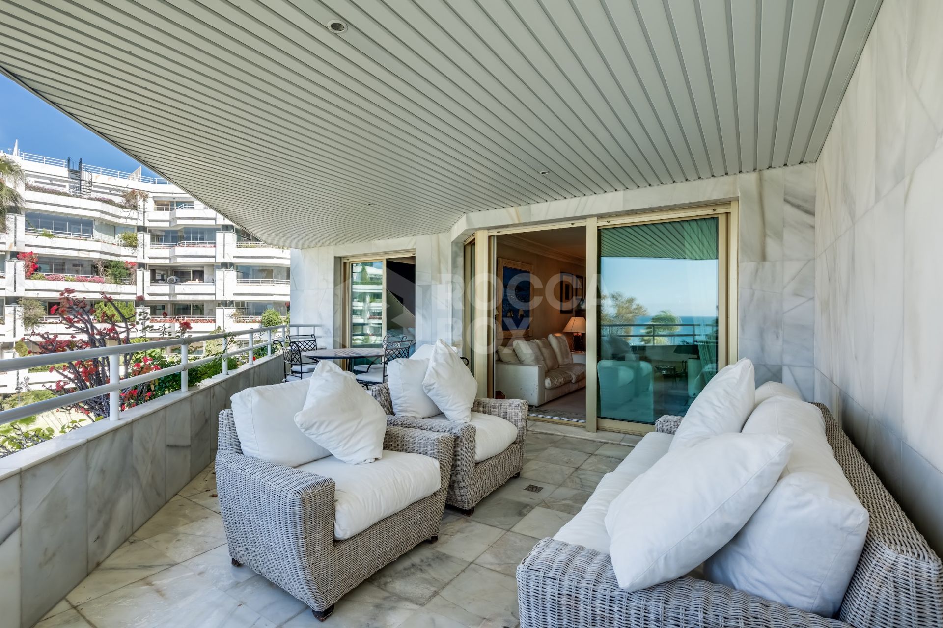 Impressive two bedroom, south west facing apartment in the beachfront community Playa Esmeralda