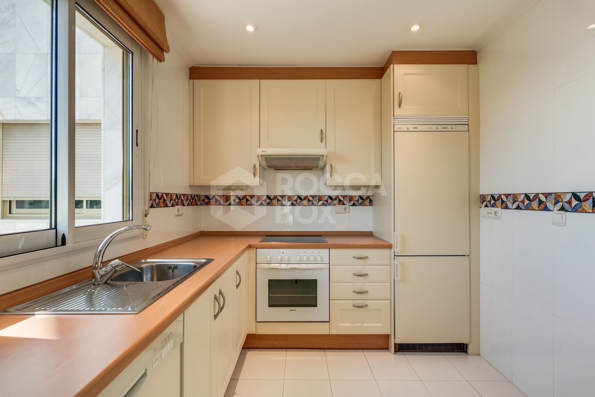 Impressive two bedroom, south west facing apartment in the beachfront community Playa Esmeralda