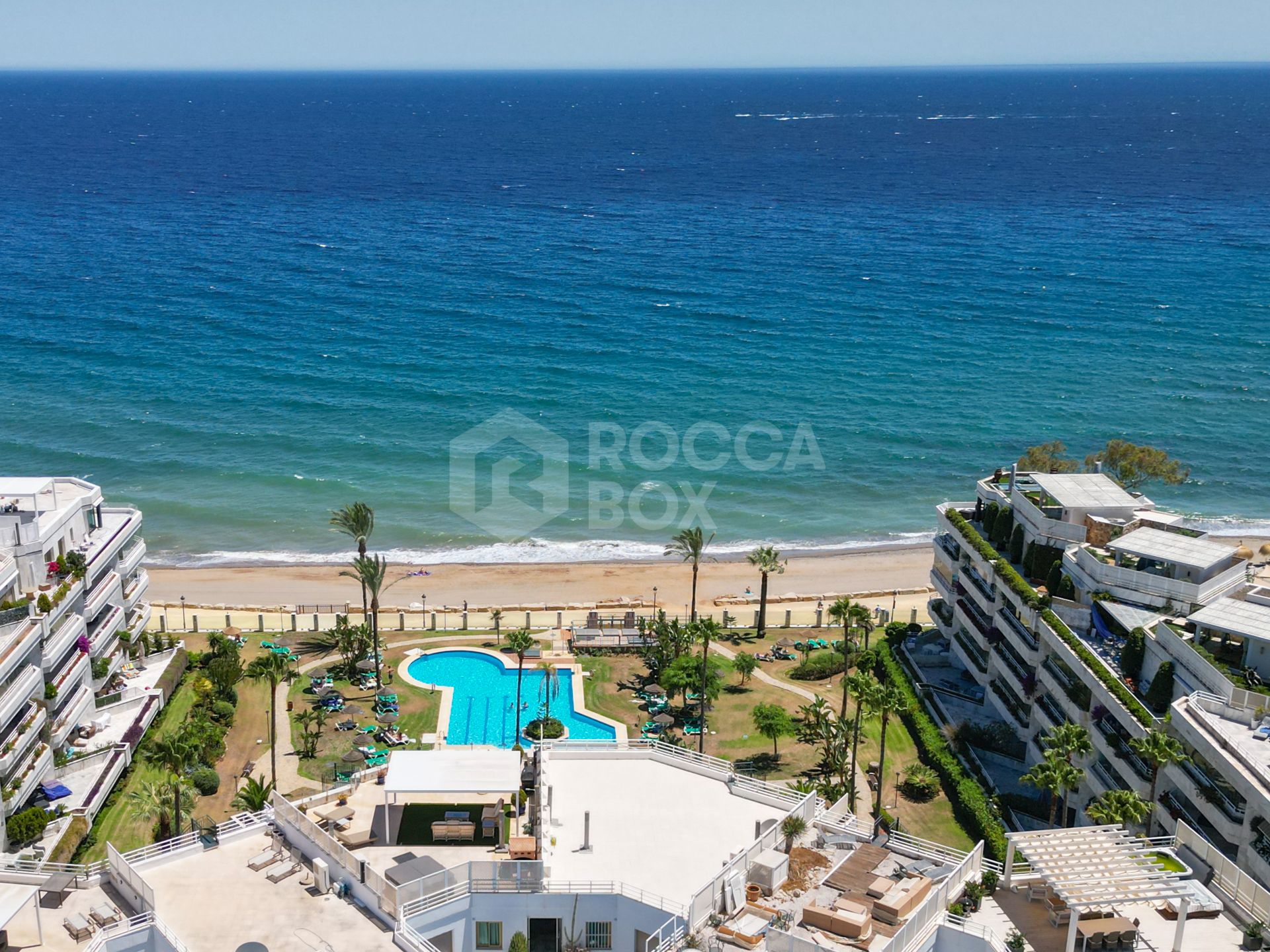 Impressive two bedroom, south west facing apartment in the beachfront community Playa Esmeralda