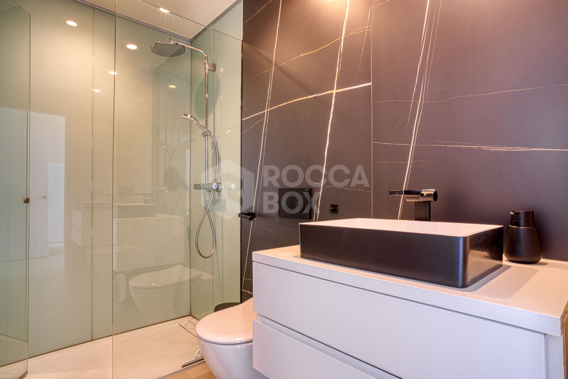 Outstanding, five bedroom Villa located in Altos de Los Monteros with panoramic sea views