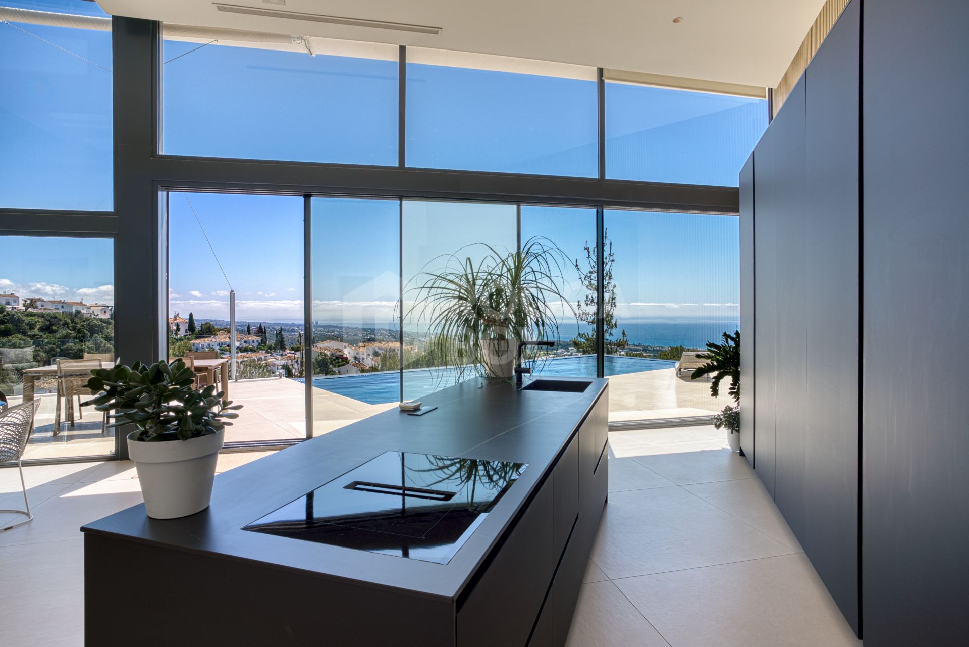 Outstanding, five bedroom Villa located in Altos de Los Monteros with panoramic sea views