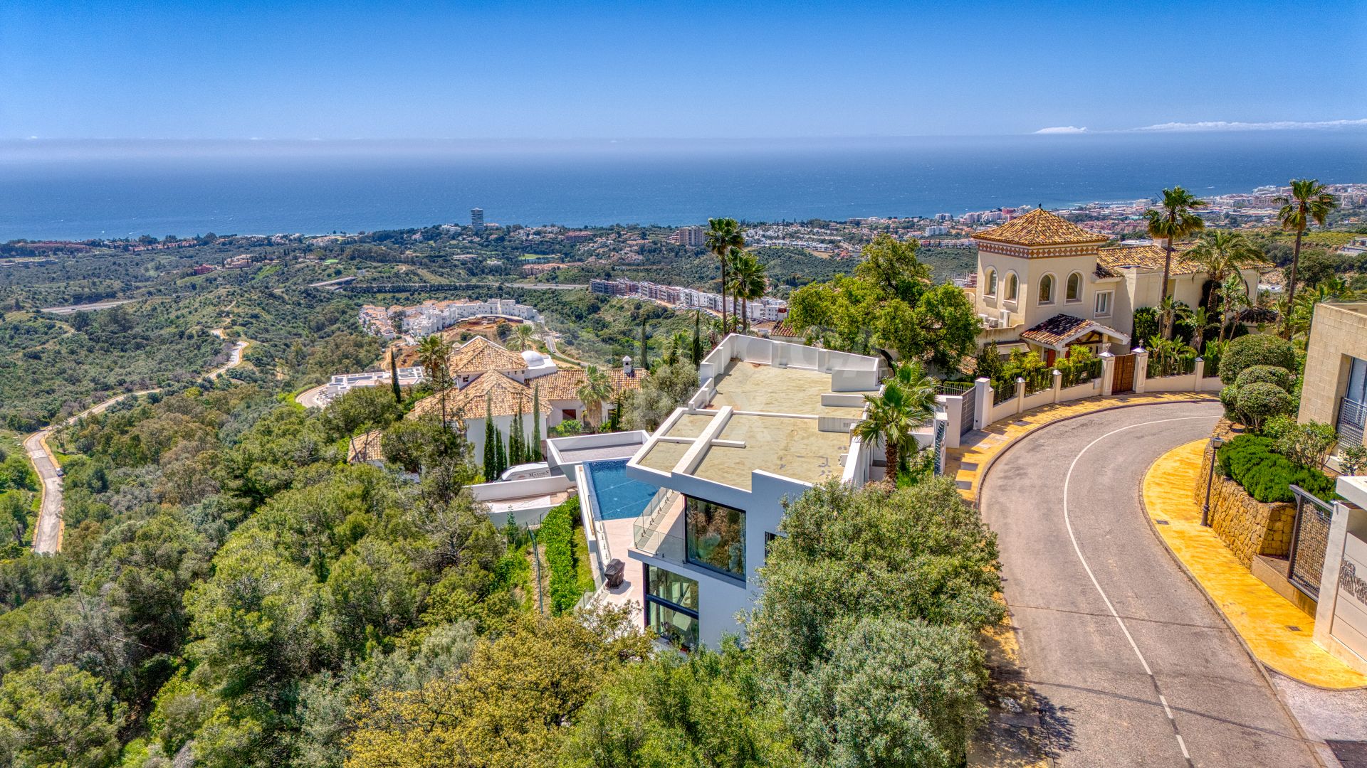 Outstanding, five bedroom Villa located in Altos de Los Monteros with panoramic sea views