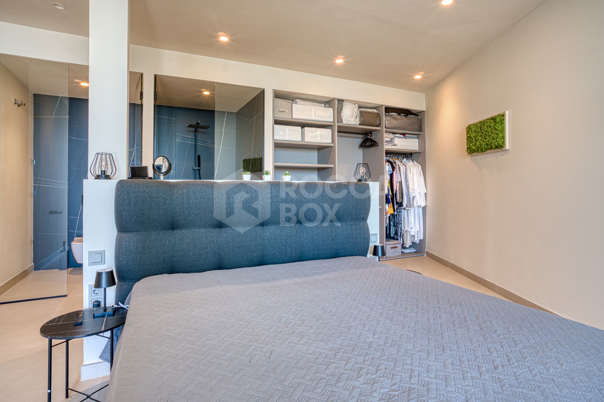 Outstanding, five bedroom Villa located in Altos de Los Monteros with panoramic sea views