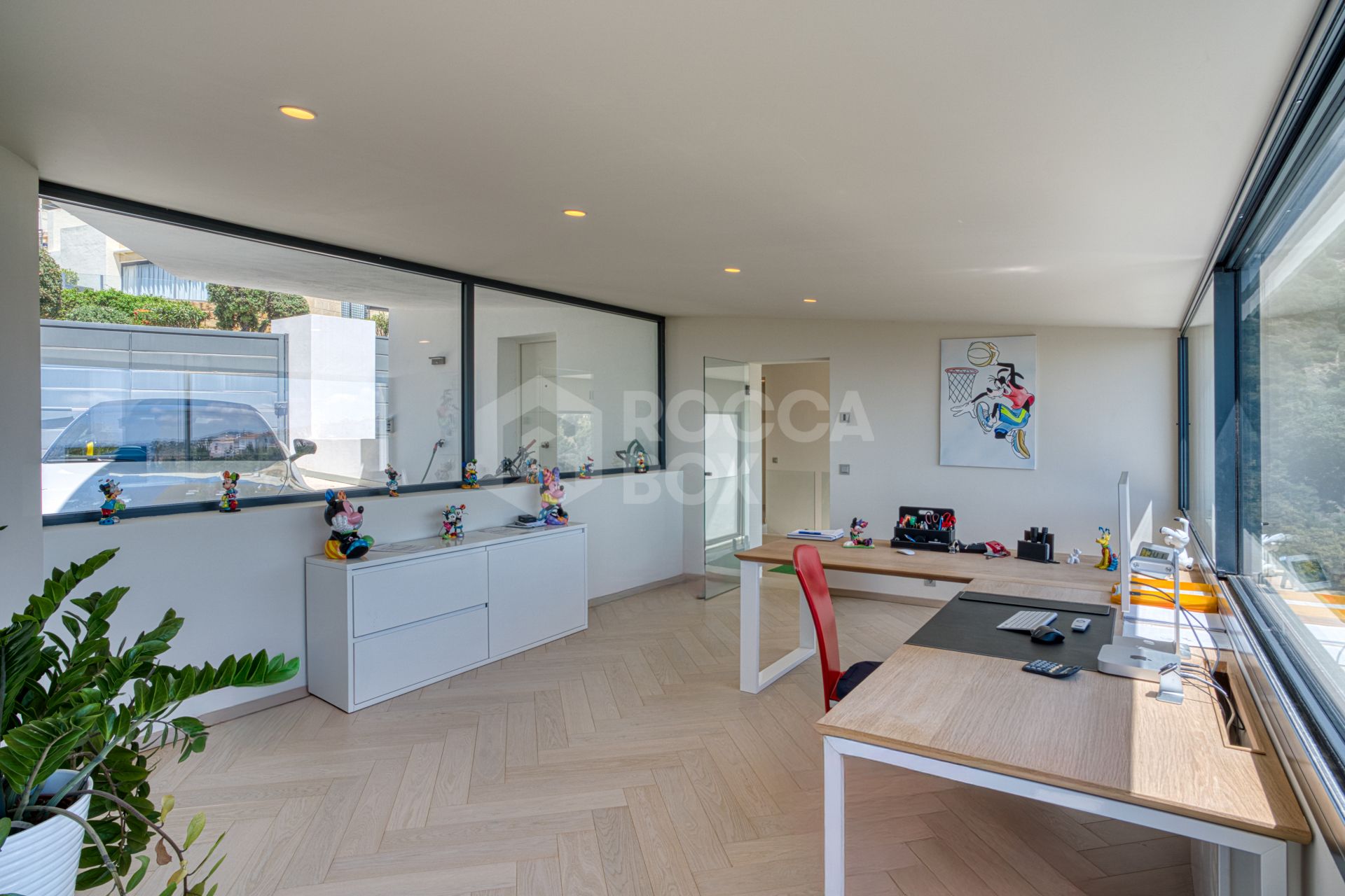 Outstanding, five bedroom Villa located in Altos de Los Monteros with panoramic sea views