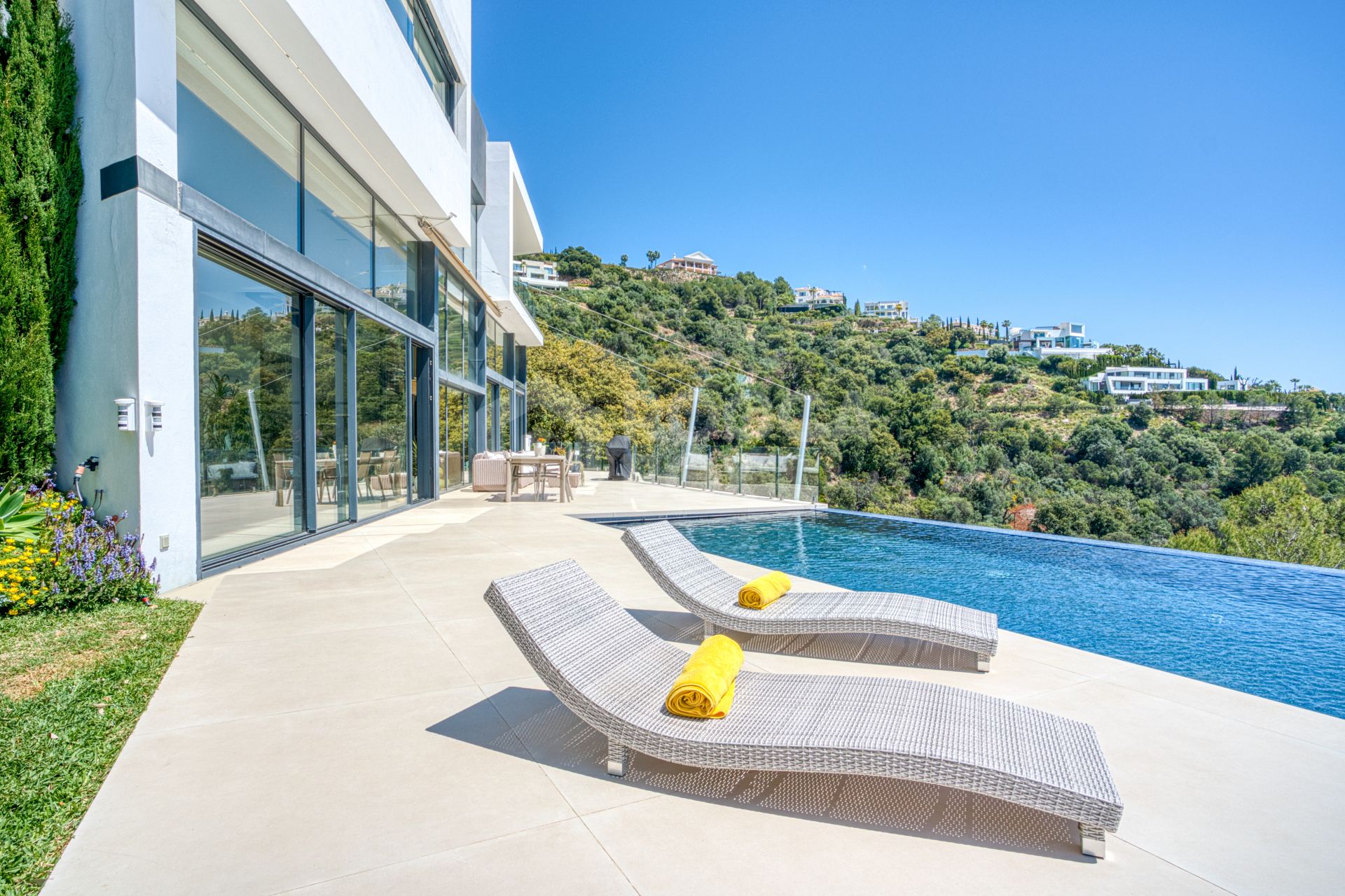 Outstanding, five bedroom Villa located in Altos de Los Monteros with panoramic sea views