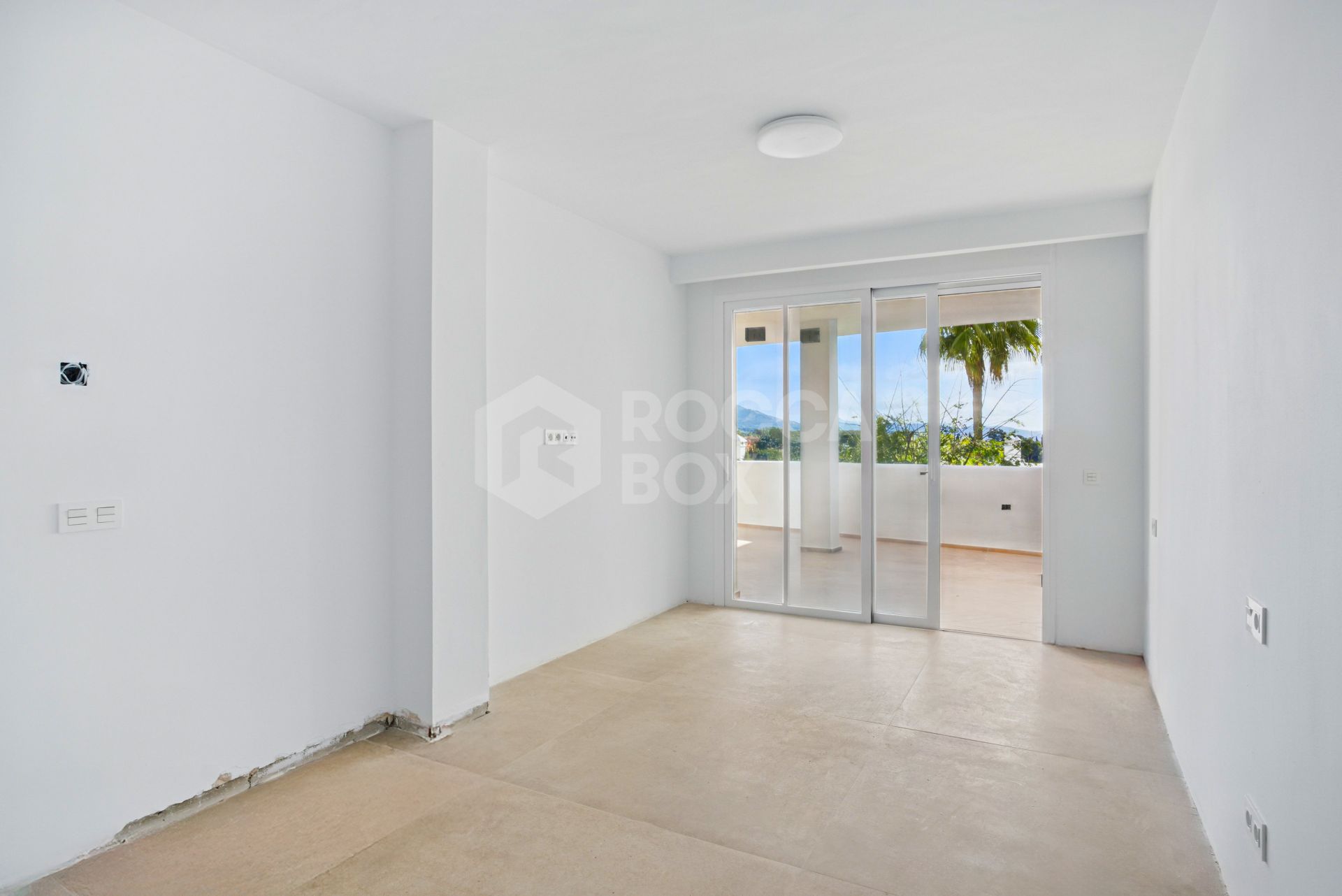 Beautifully reformed two bedroom apartment in the gated community of Jardines de Andalucía, Nueva Andalucia