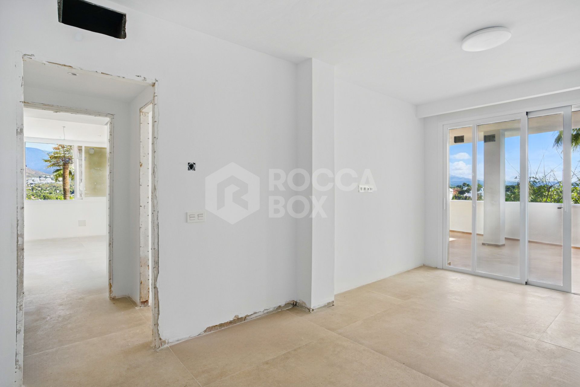 Beautifully reformed two bedroom apartment in the gated community of Jardines de Andalucía, Nueva Andalucia