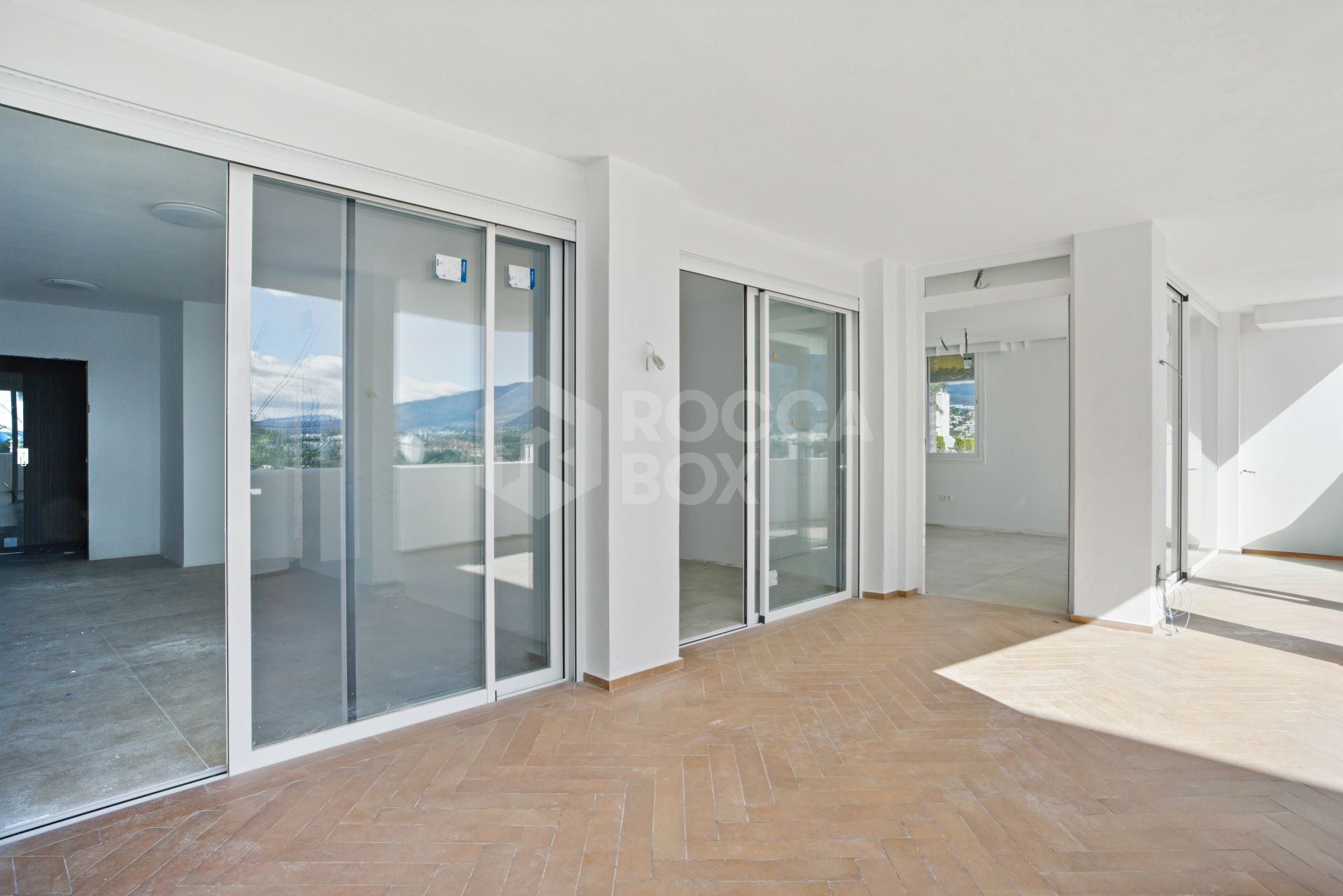 Beautifully reformed two bedroom apartment in the gated community of Jardines de Andalucía, Nueva Andalucia