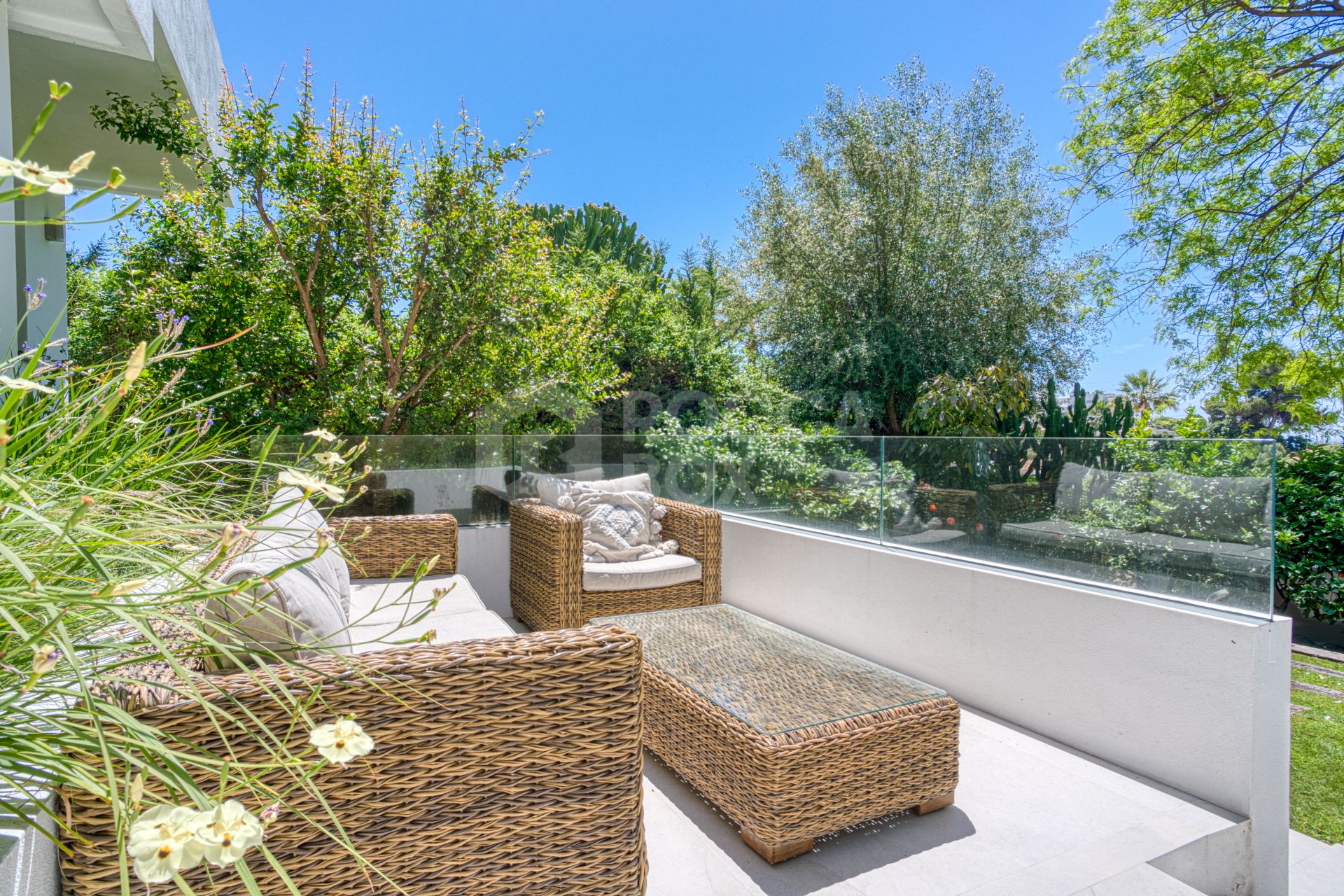 Modern, south facing six bedroom villa with sea views located in Nueva Andalucia, Marbella
