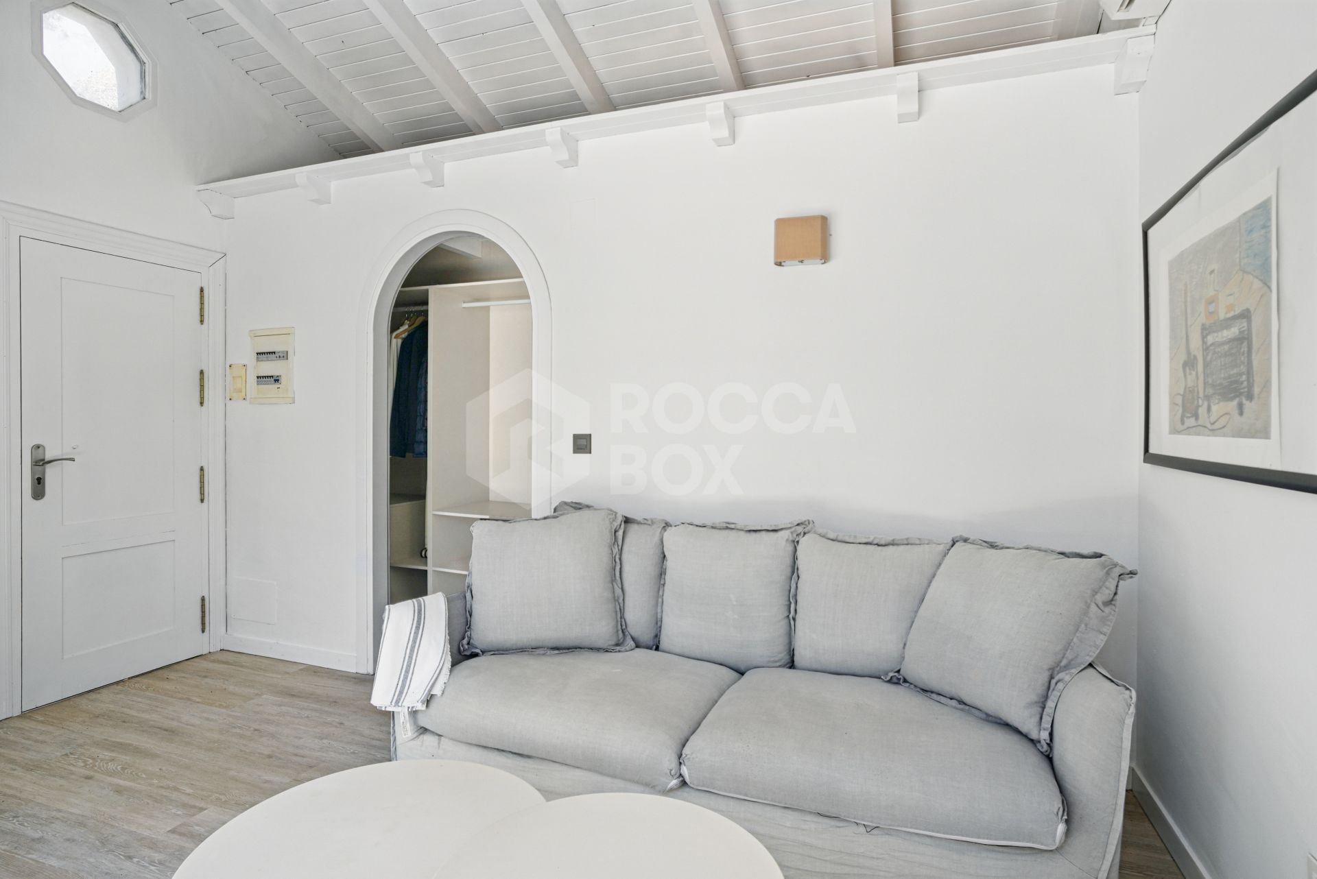 Modern, south facing six bedroom villa with sea views located in Nueva Andalucia, Marbella