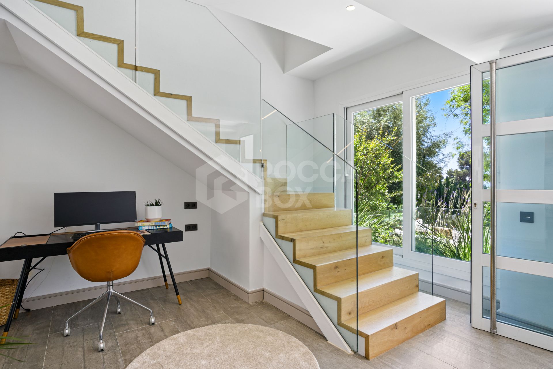 Modern, south facing six bedroom villa with sea views located in Nueva Andalucia, Marbella