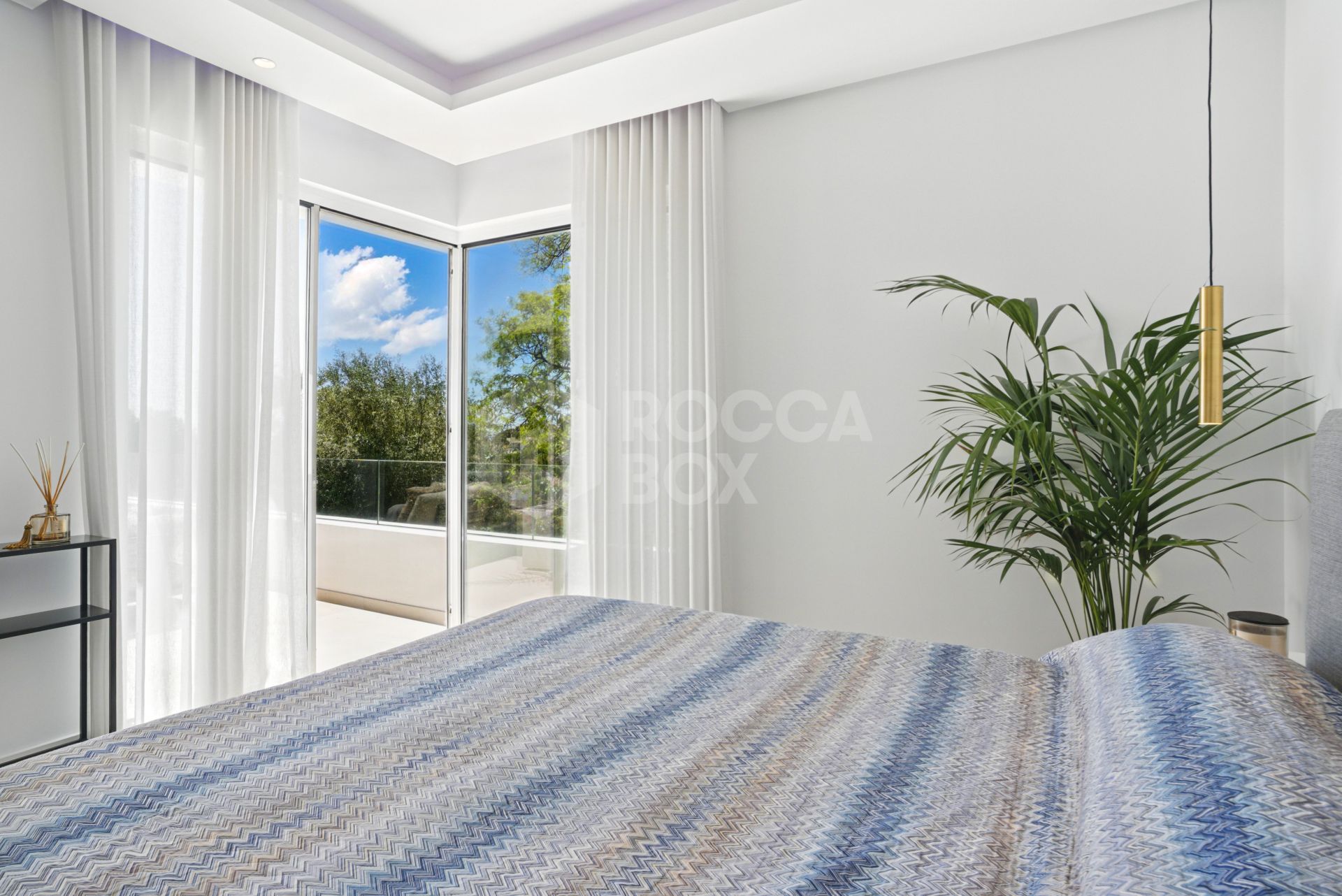 Modern, south facing six bedroom villa with sea views located in Nueva Andalucia, Marbella