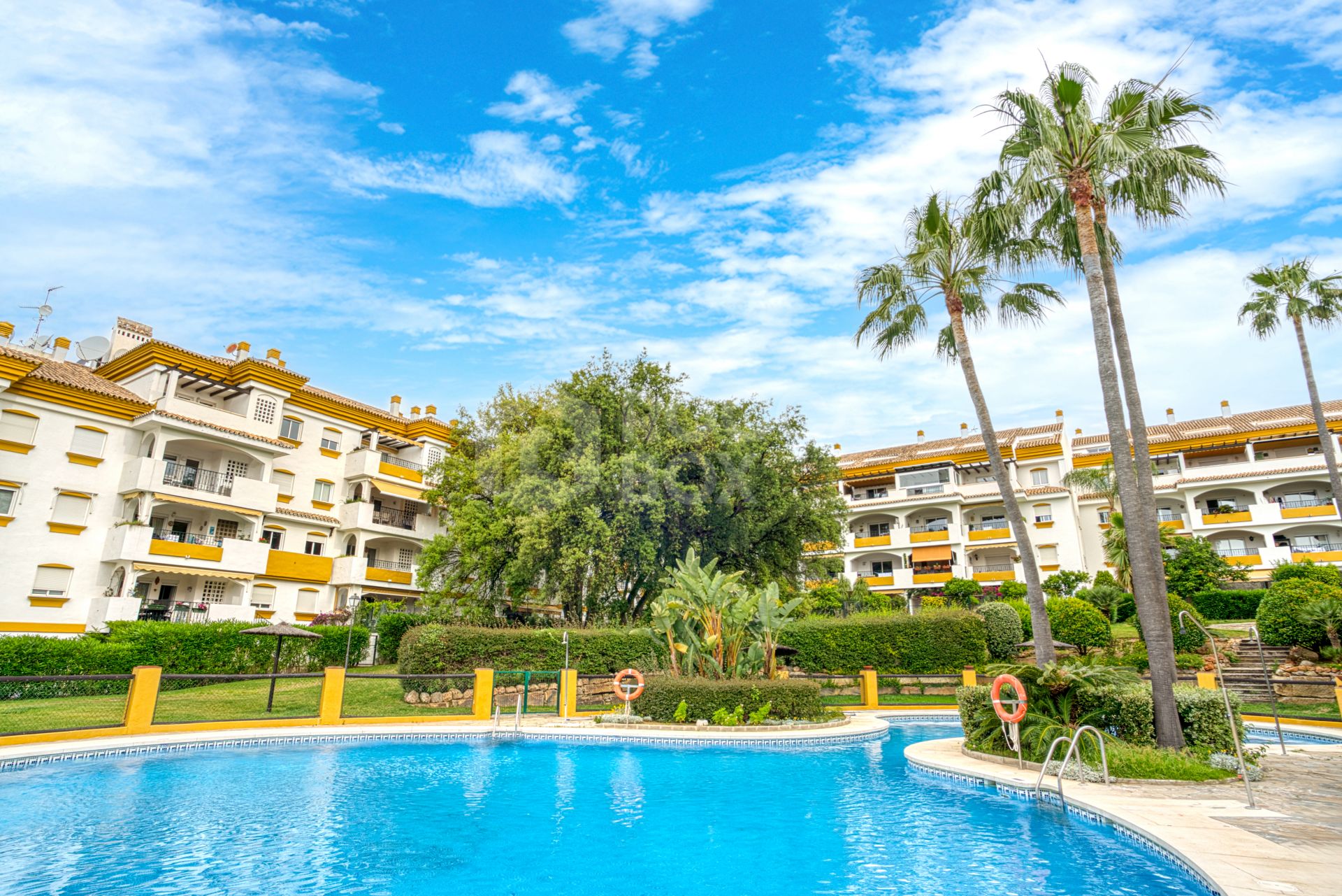 Charming three bedroom, ground floor apartment located in the sought-after community of Pinos de Nagüeles, in Marbella’s prestigious Golden Mile