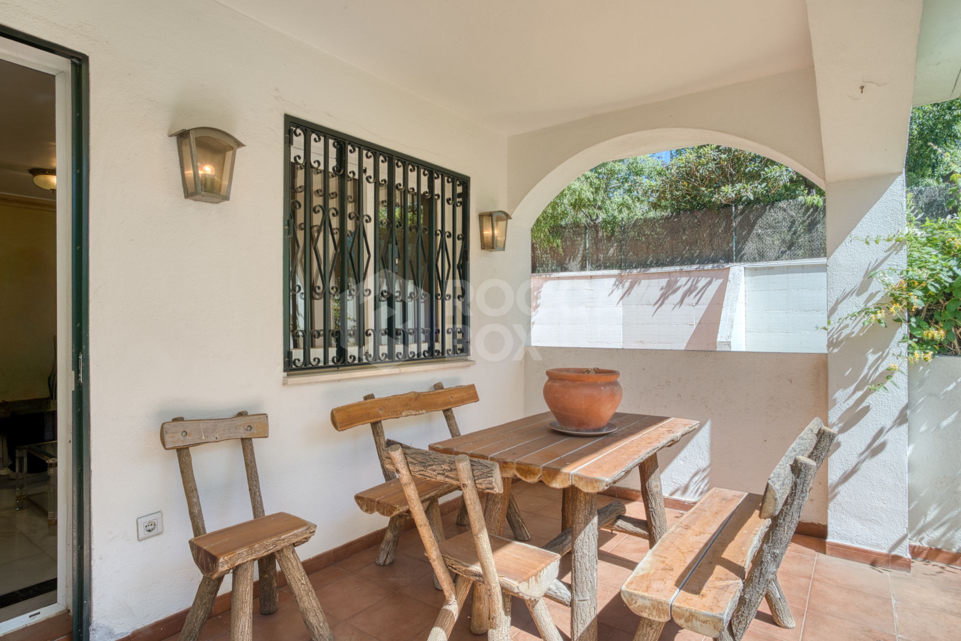 Charming three bedroom, ground floor apartment located in the sought-after community of Pinos de Nagüeles, in Marbella’s prestigious Golden Mile