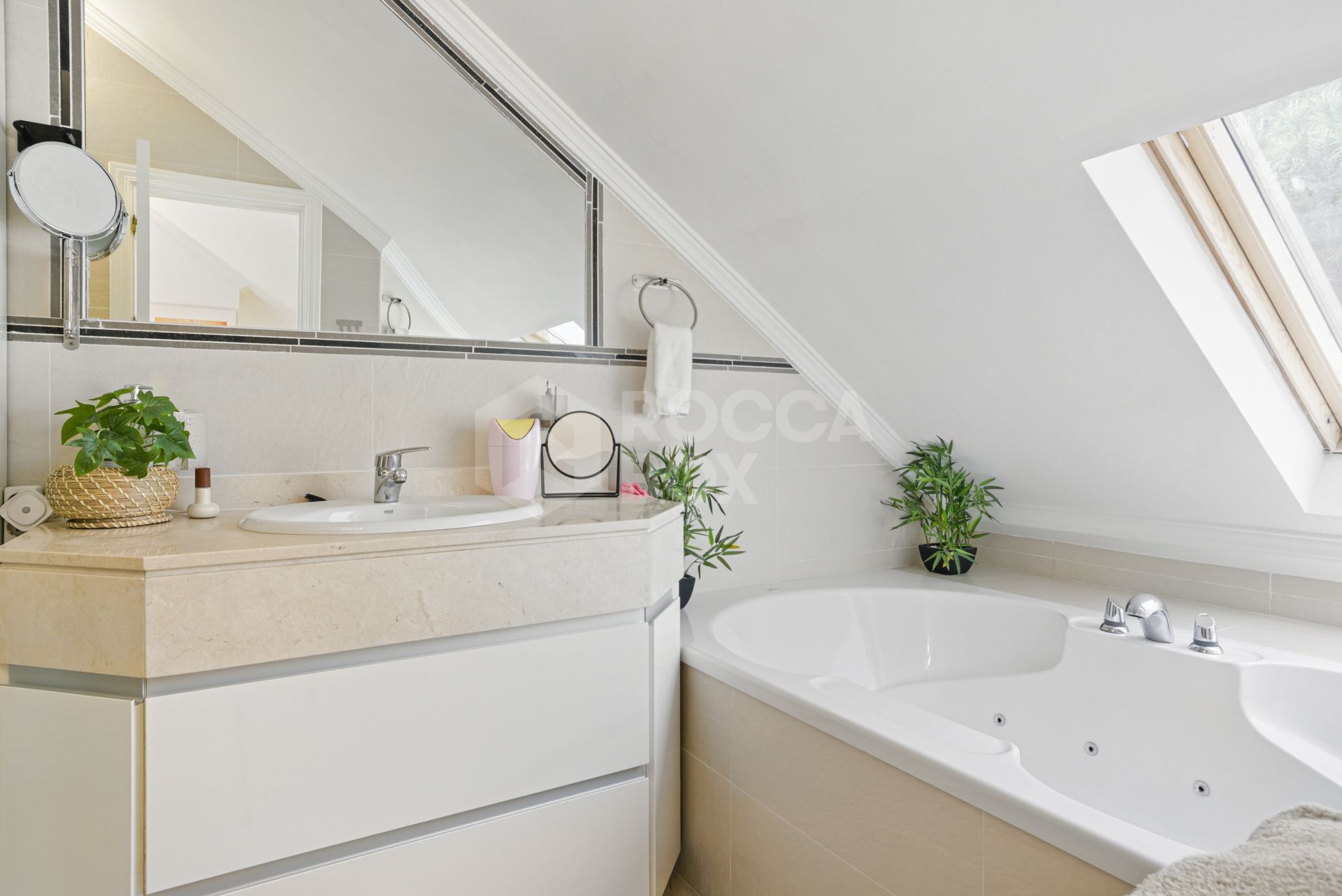 Four bedroom beautifully reformed south facing townhouse in a gated residential community in Calahonda