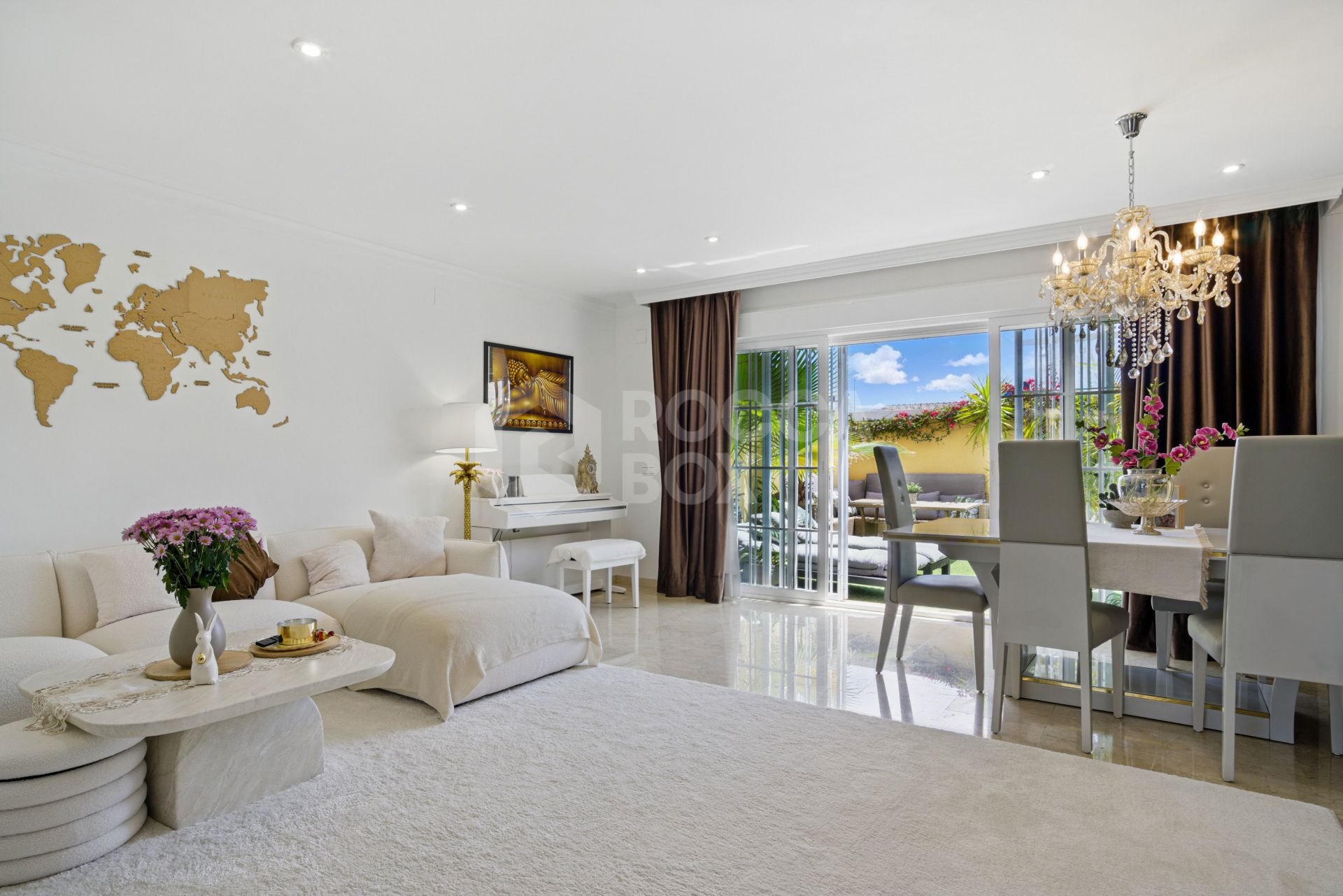 Four bedroom beautifully reformed south facing townhouse in a gated residential community in Calahonda