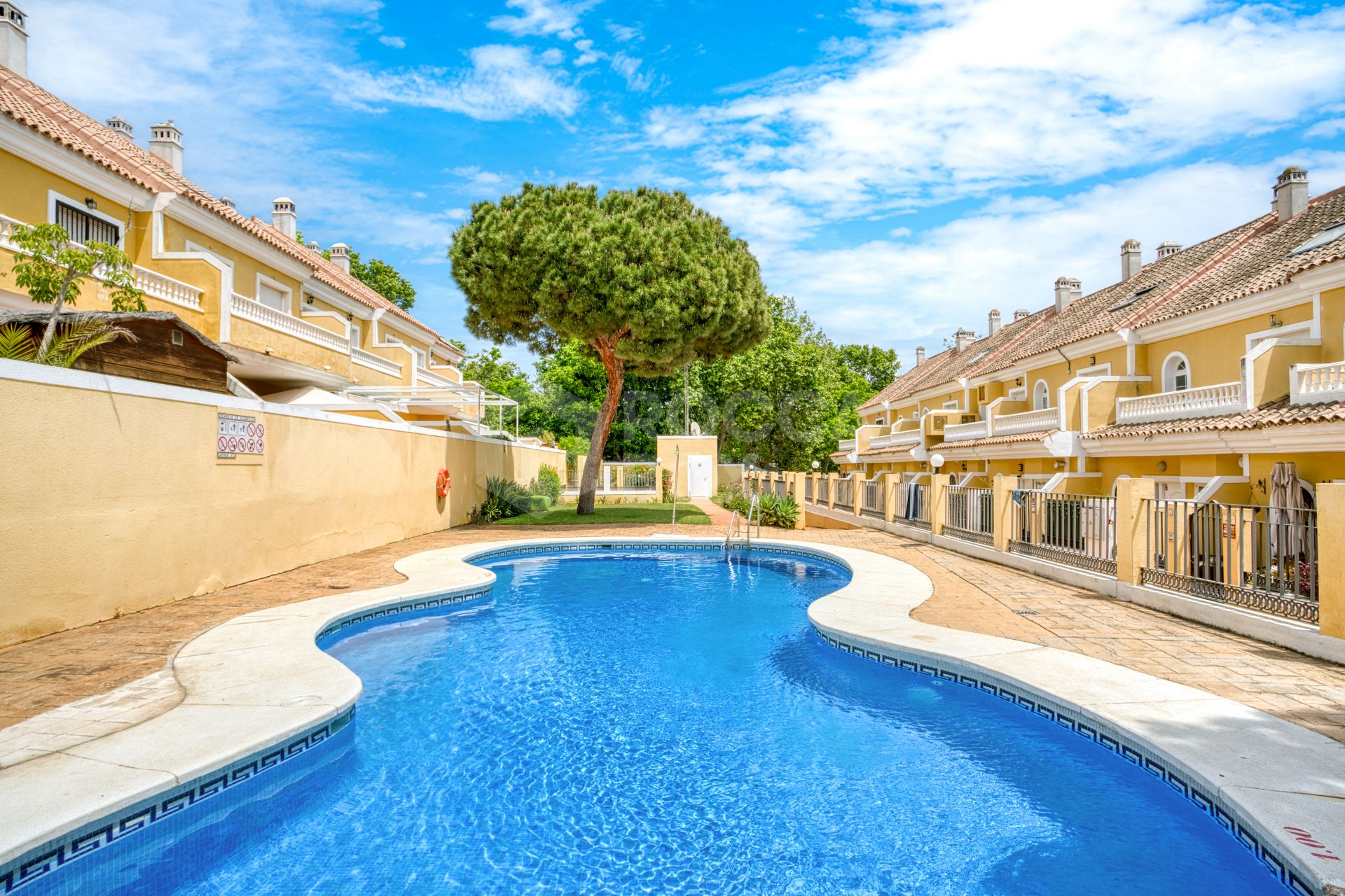 Four bedroom beautifully reformed south facing townhouse in a gated residential community in Calahonda