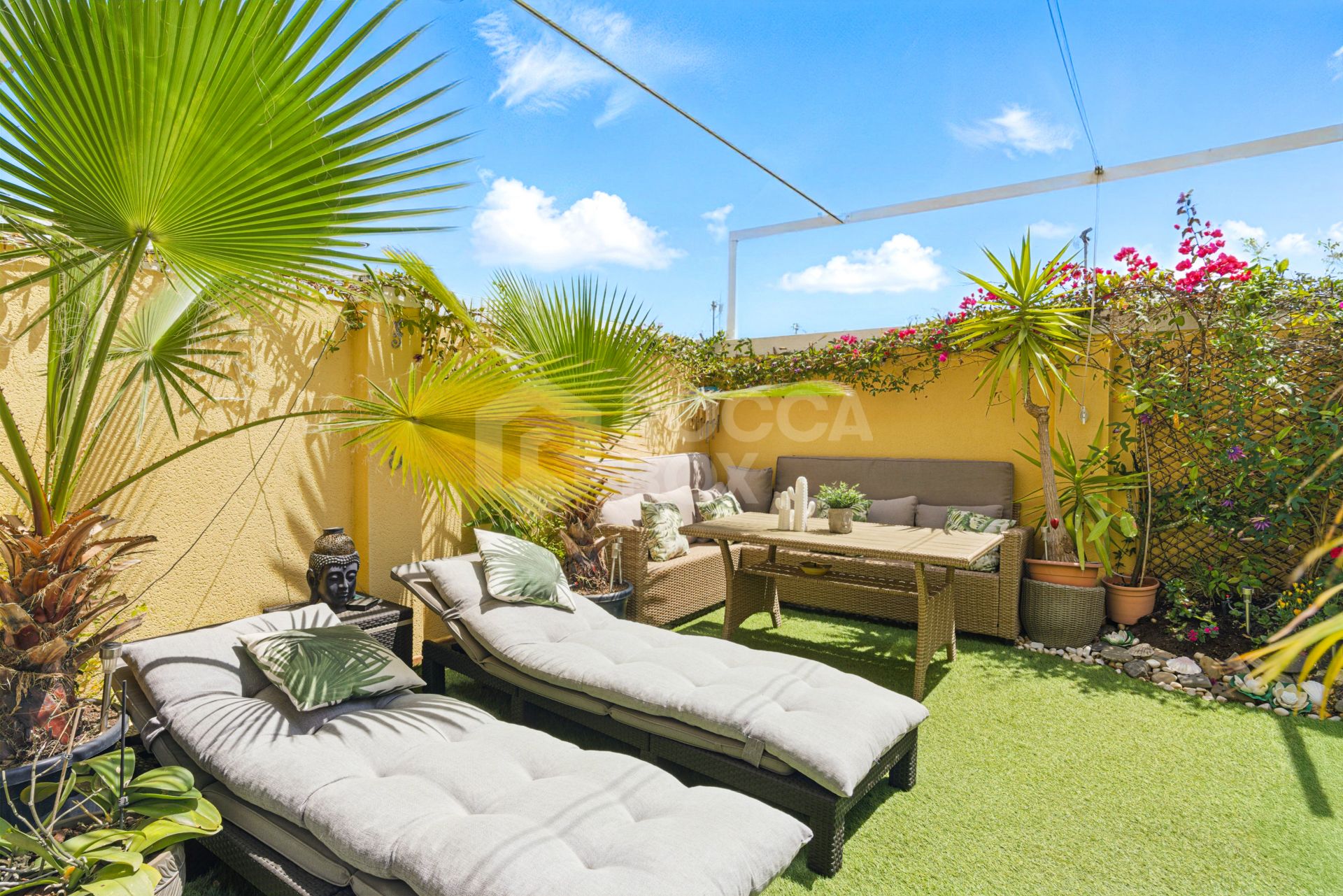Four bedroom beautifully reformed south facing townhouse in a gated residential community in Calahonda