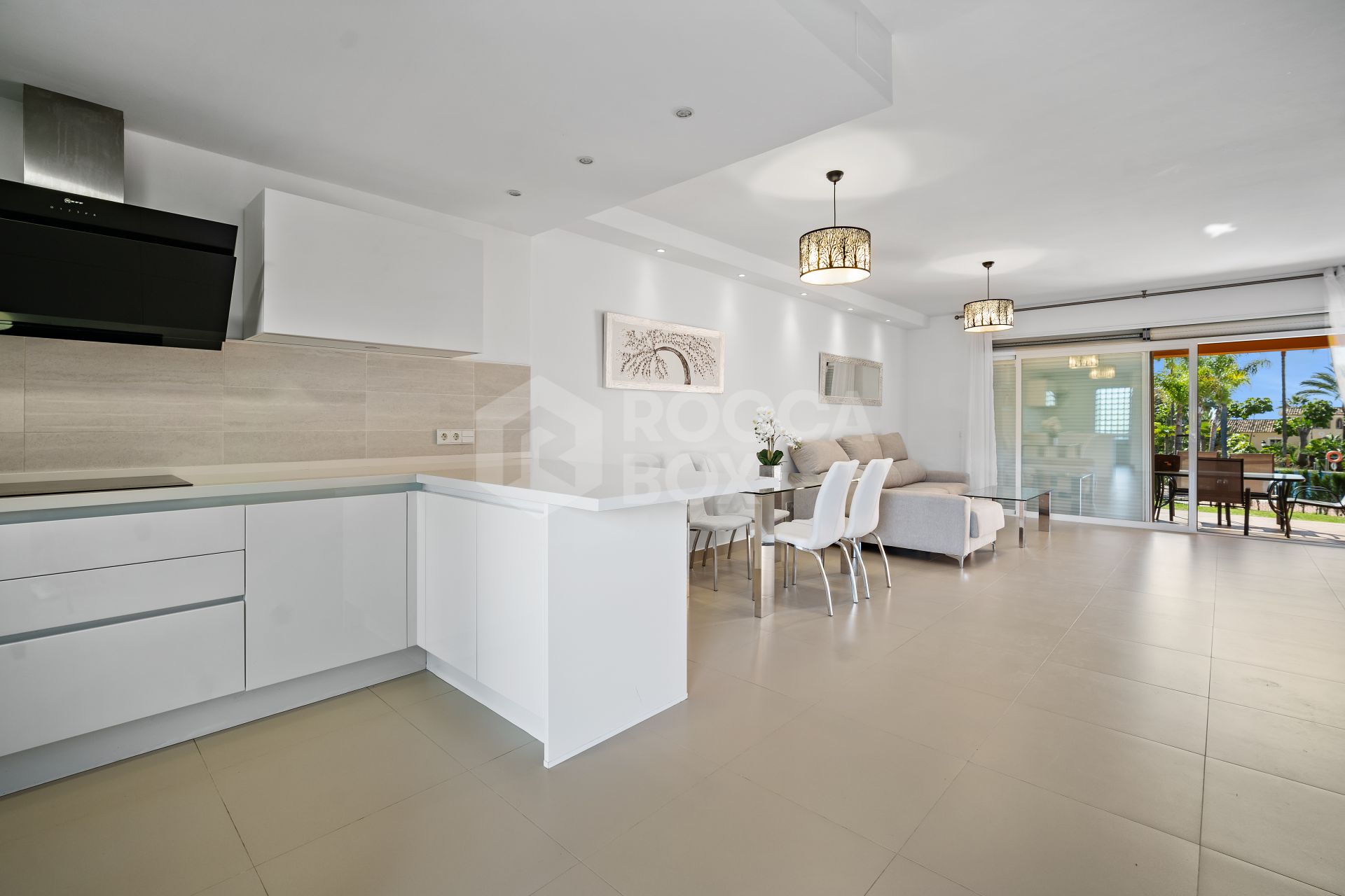 Superb three bedroom, south facing townhouse in Paraiso Bellevue, in El Paraiso on the New Golden Mile