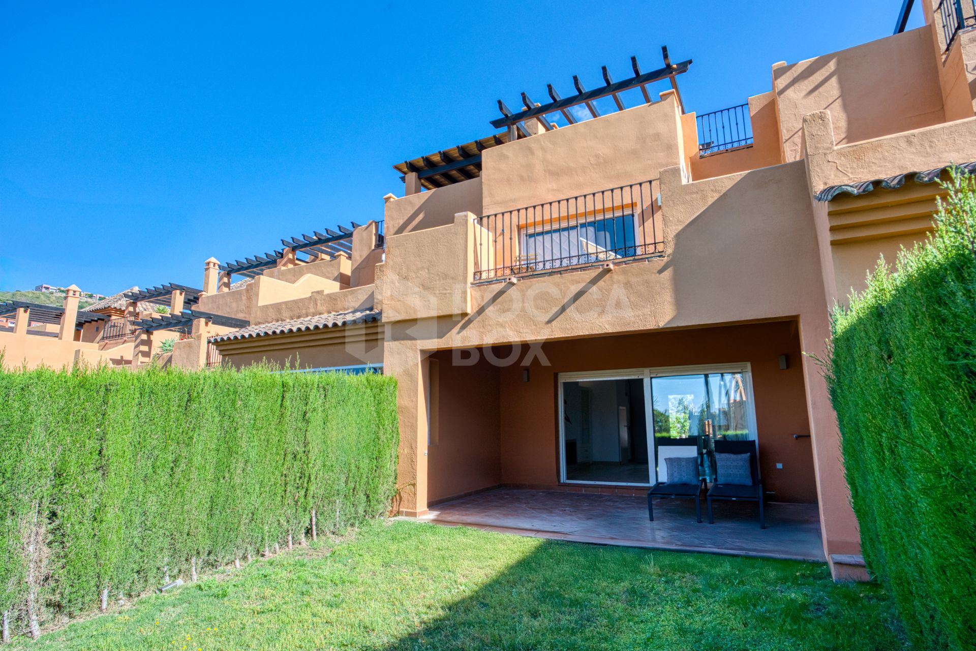 Superb three bedroom, south facing townhouse in Paraiso Bellevue, in El Paraiso on the New Golden Mile