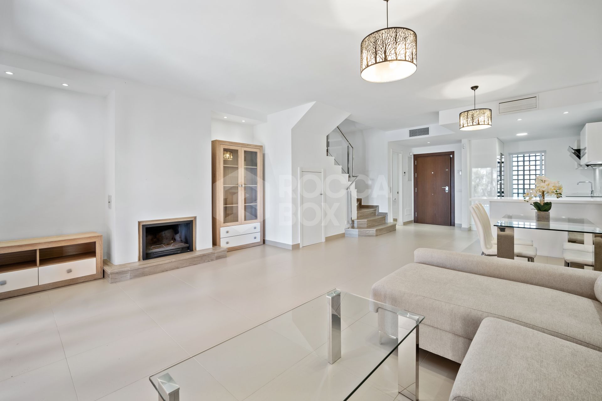 Superb three bedroom, south facing townhouse in Paraiso Bellevue, in El Paraiso on the New Golden Mile